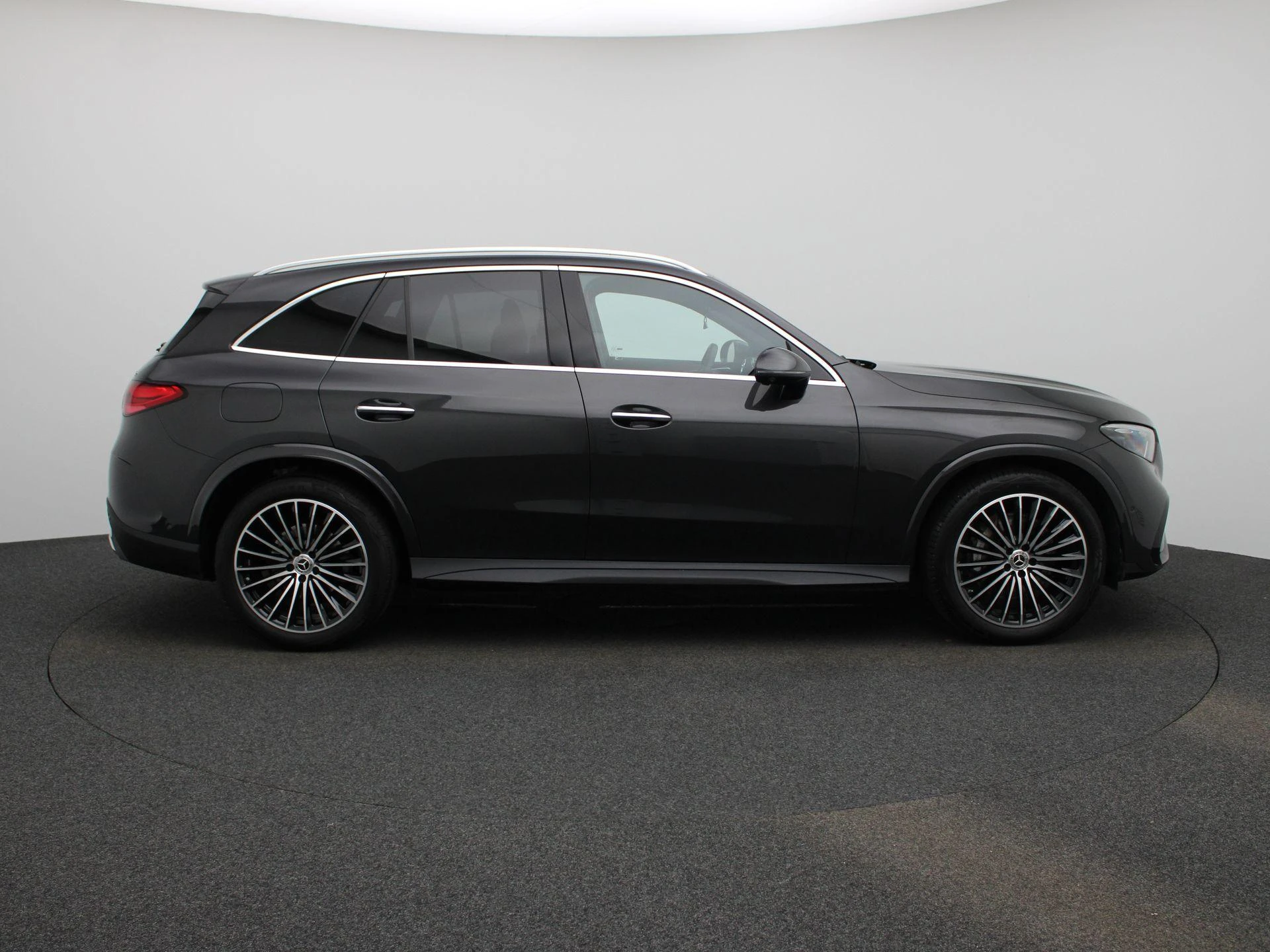 Mercedes-Benz-GLC-image-5