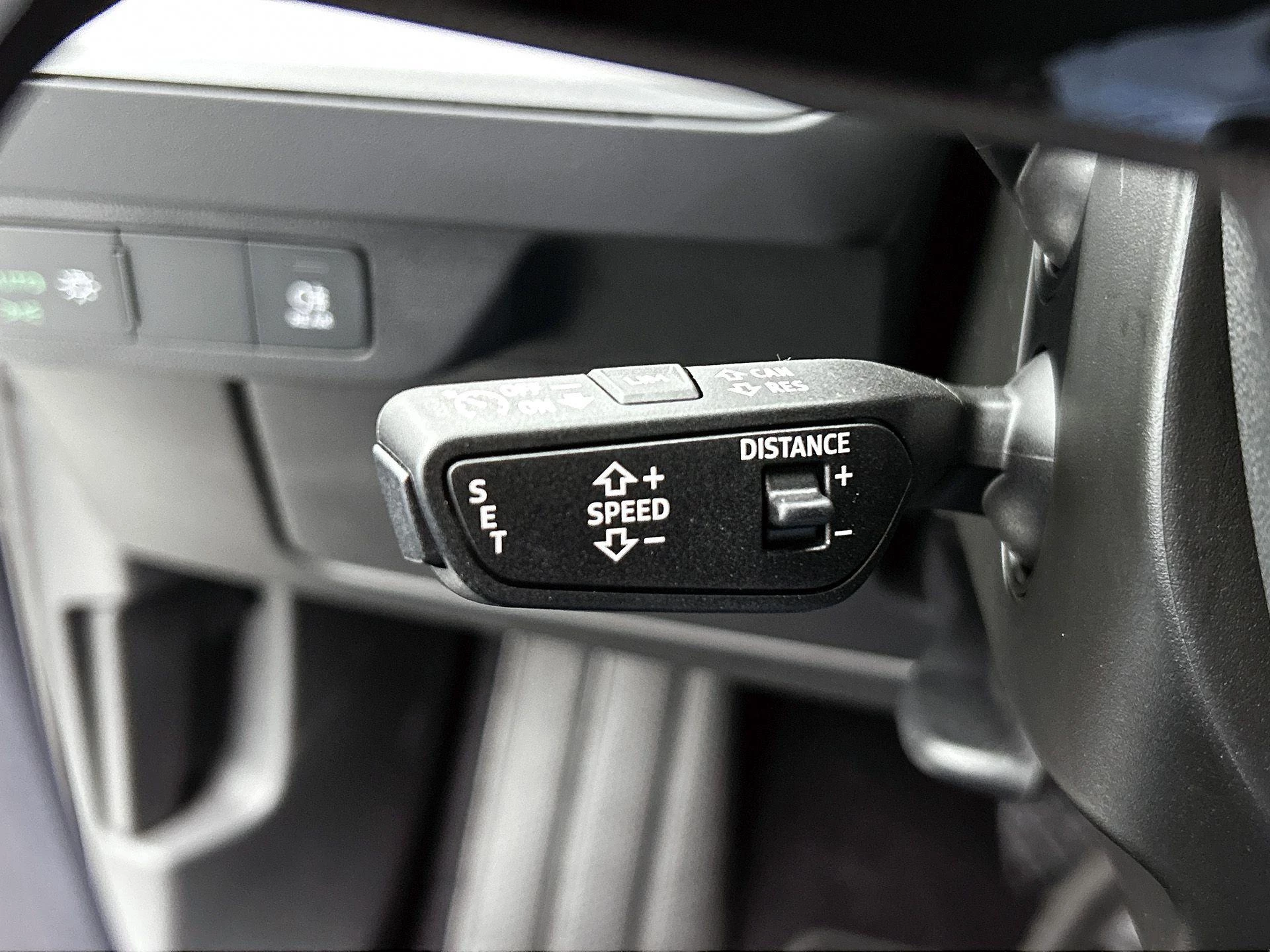 Audi-Q4 e-tron-image-5