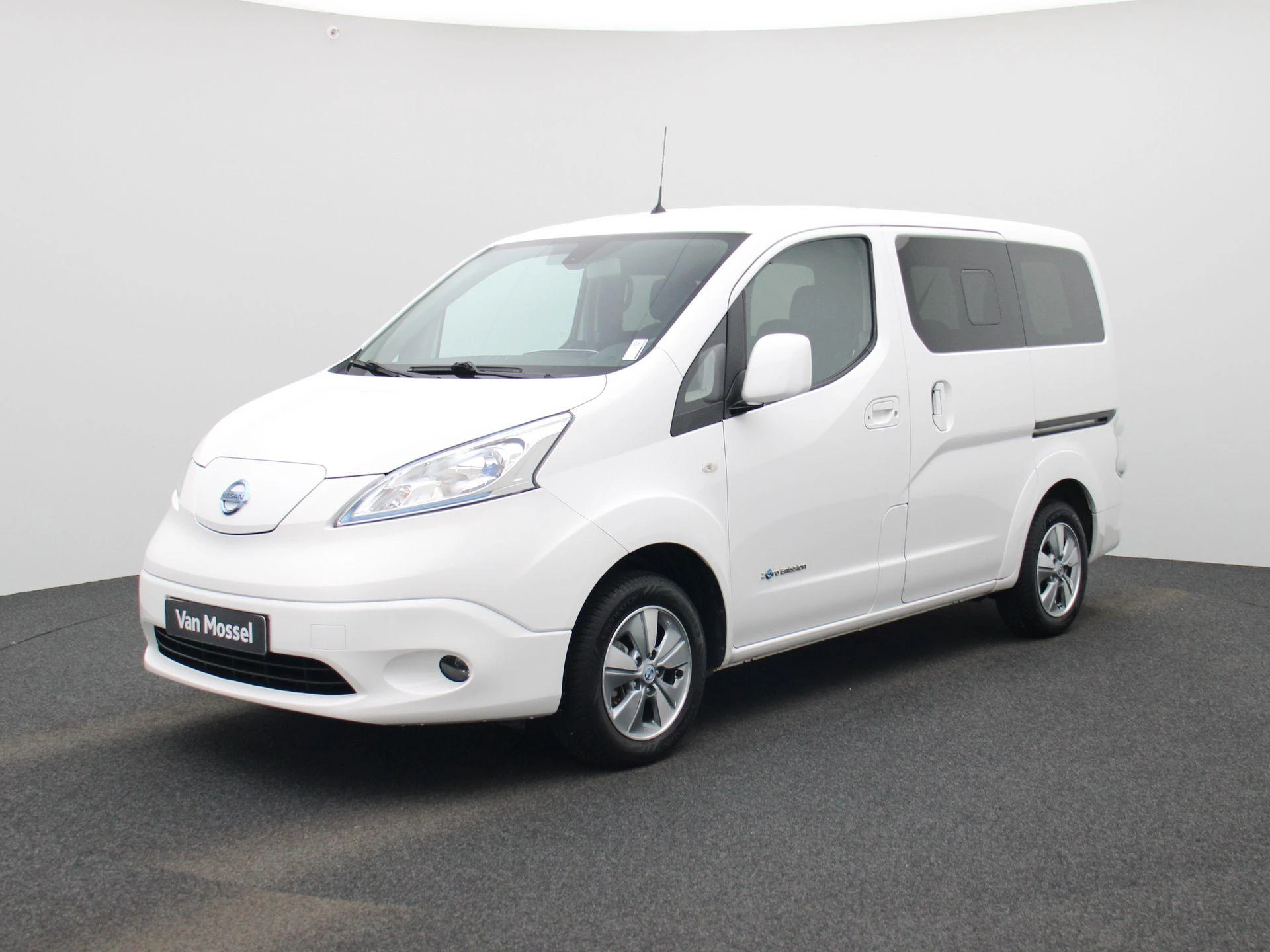 Nissan-e-NV200-image-0