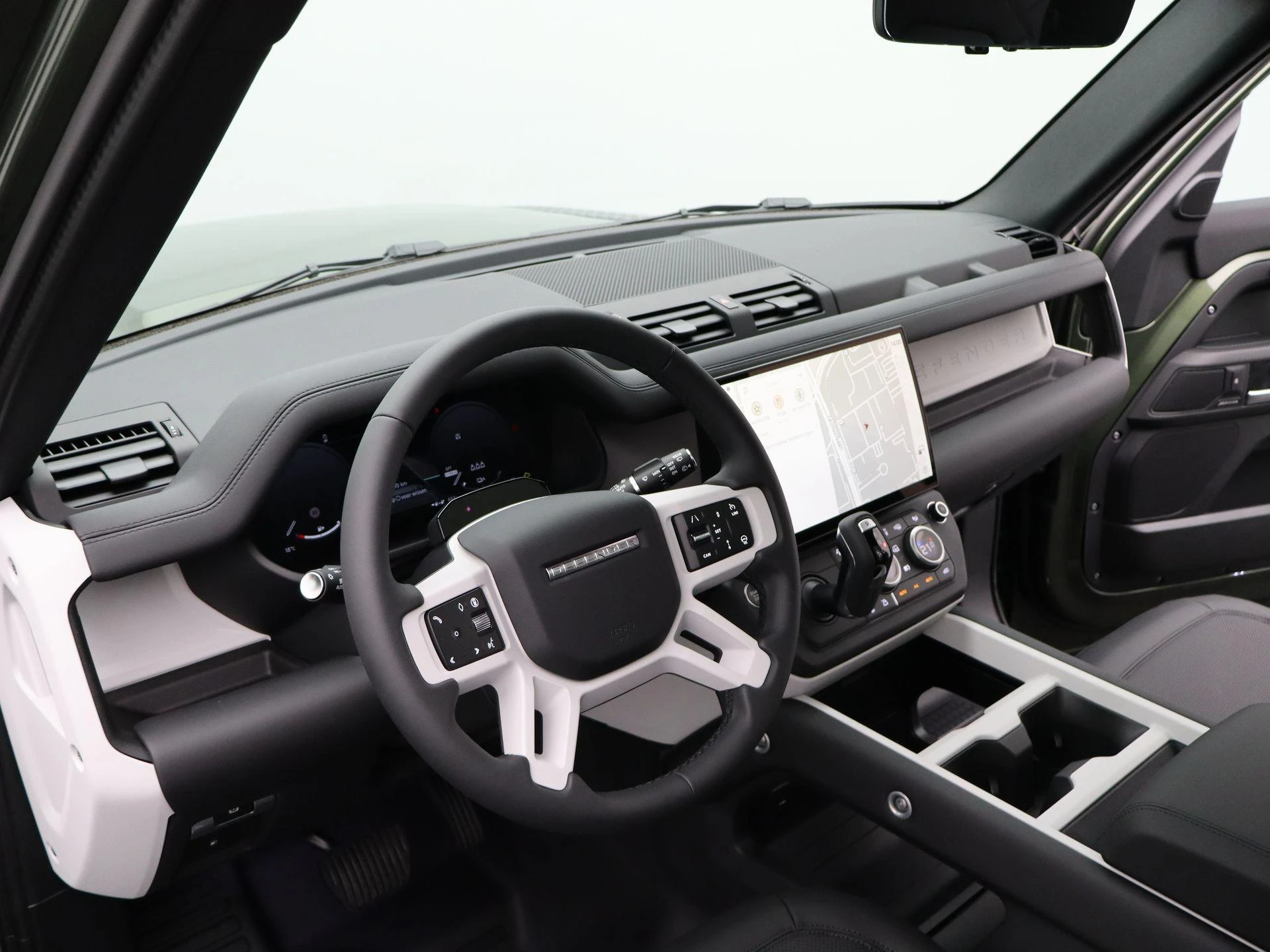 Land Rover-Defender-image-33