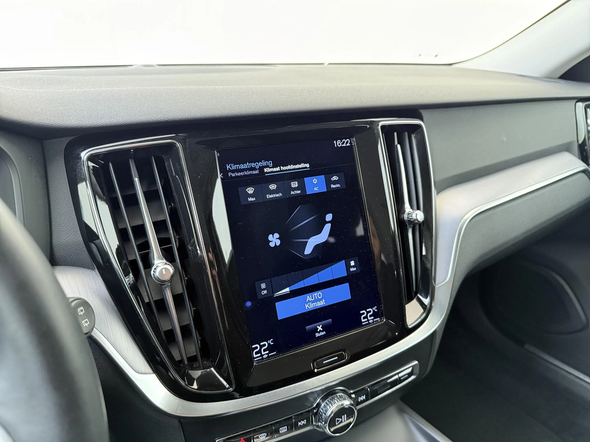 Volvo-V60-image-18