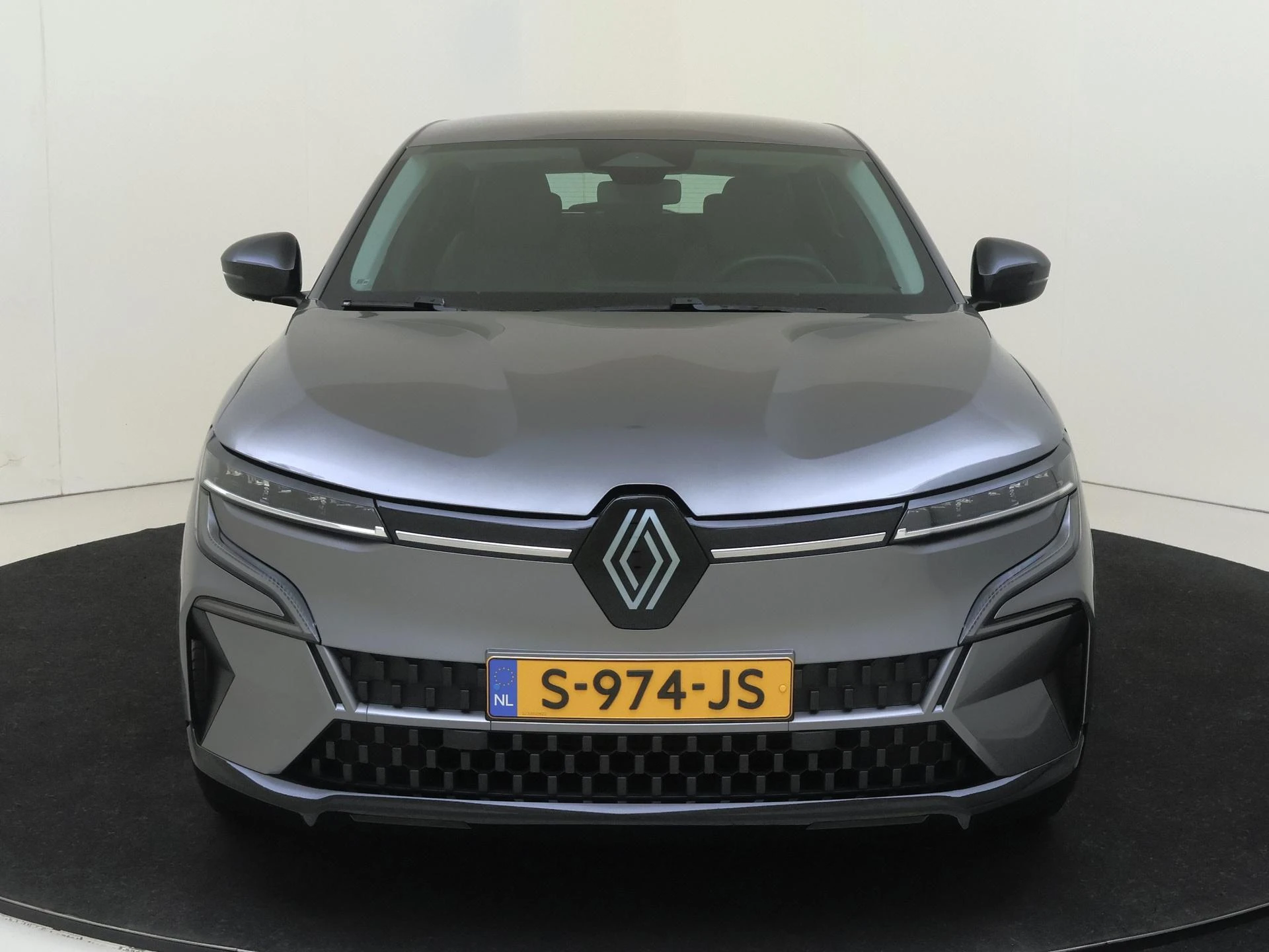 Renault-Megane E-Tech-image-5