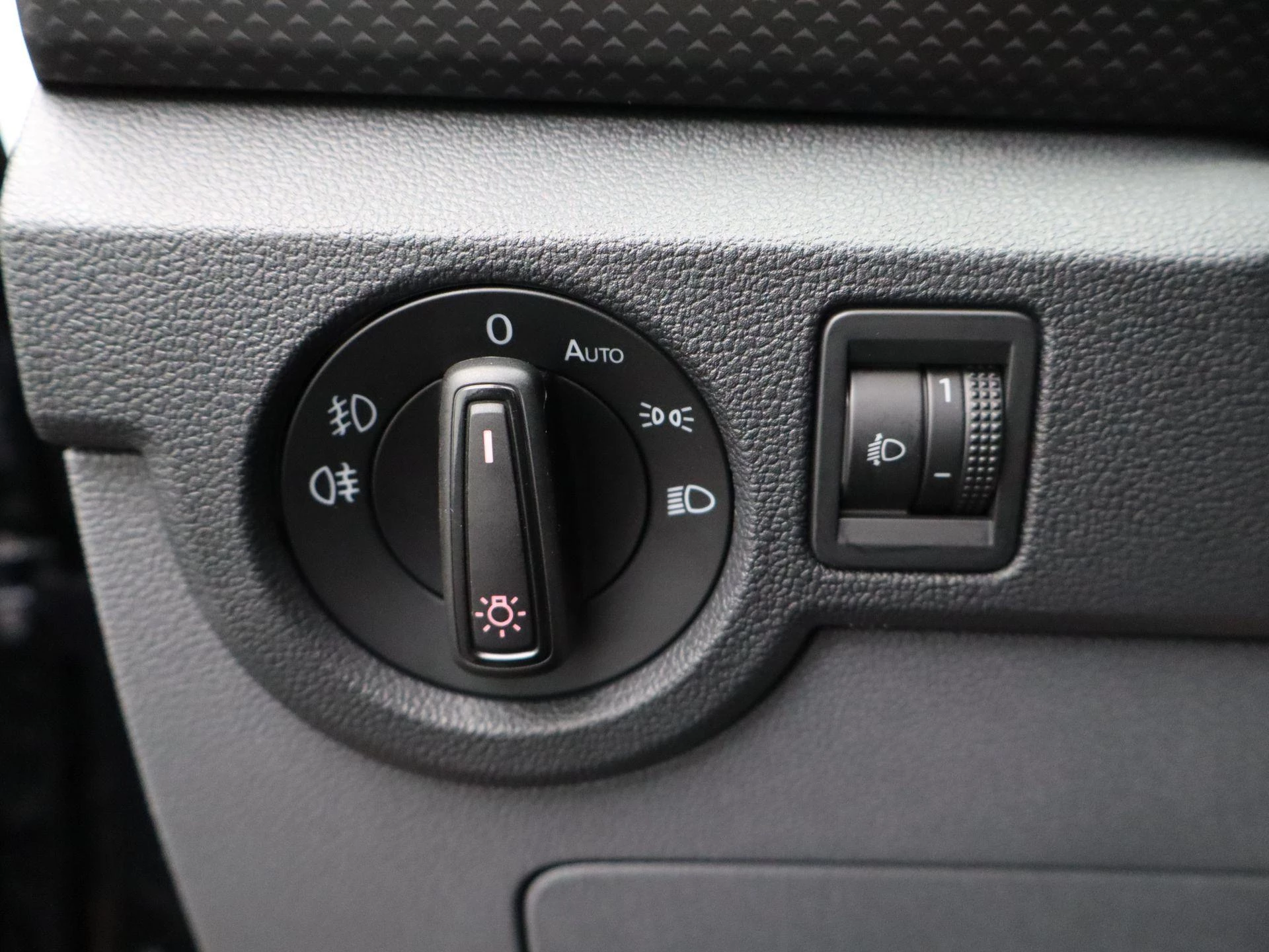 Volkswagen-T-Cross-image-24