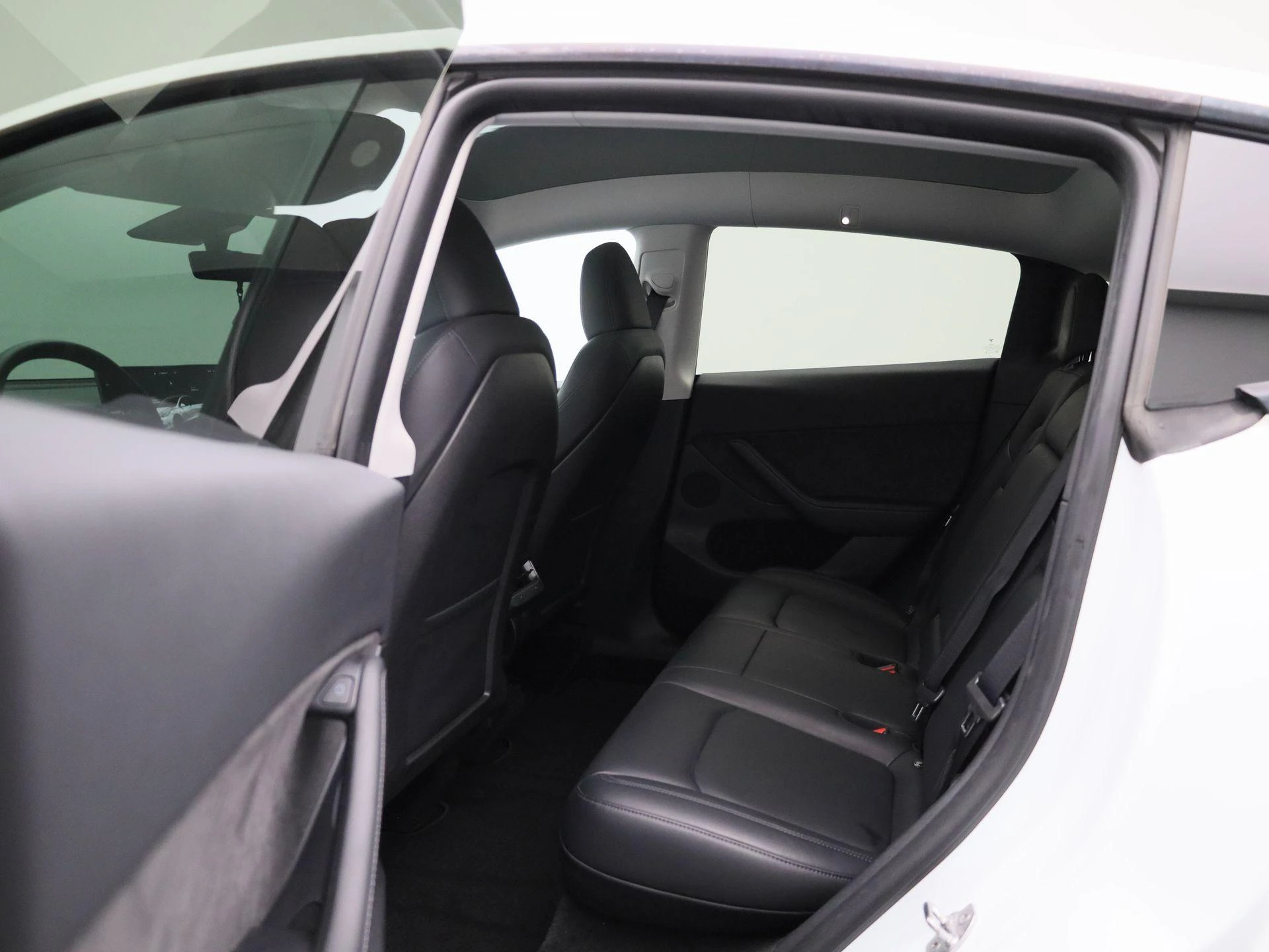 Tesla-Model Y-image-9