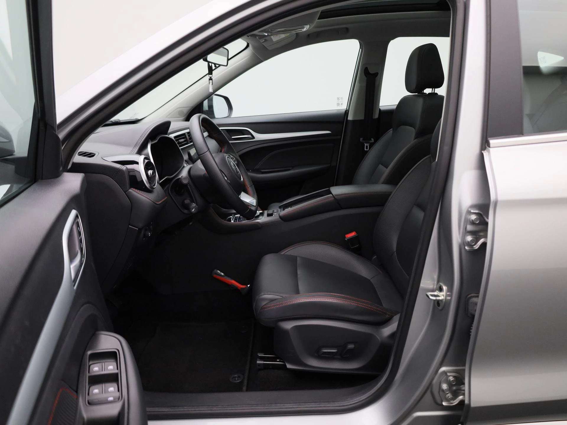 MG-ZS EV-image-9