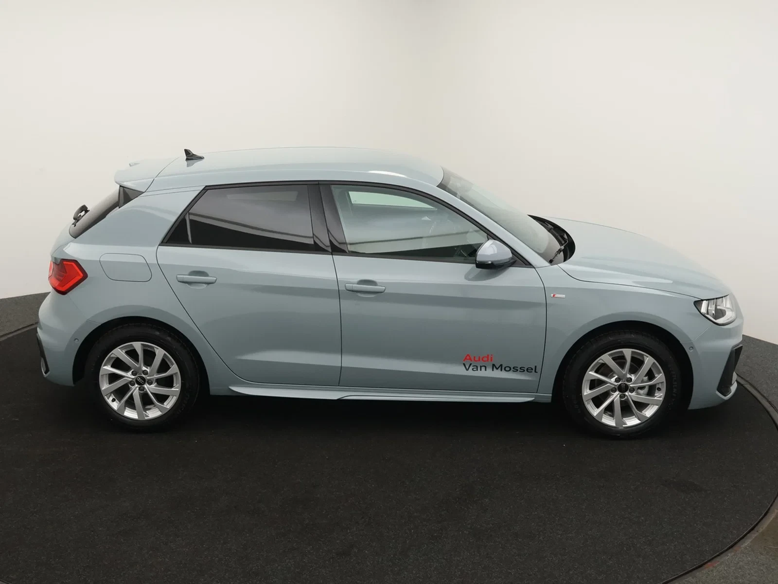 Audi-A1 Sportback-image-6