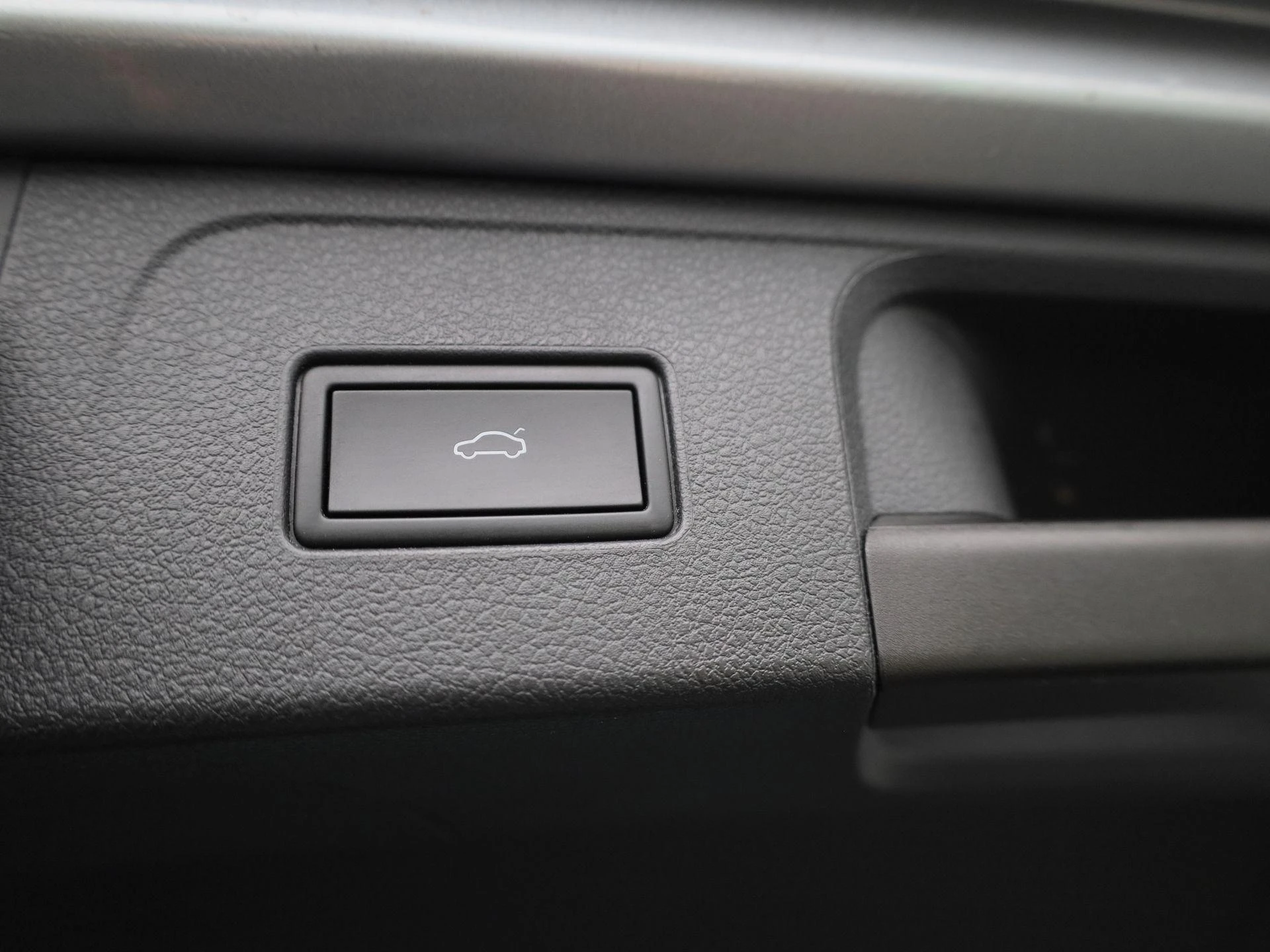 Volkswagen-Passat-image-12