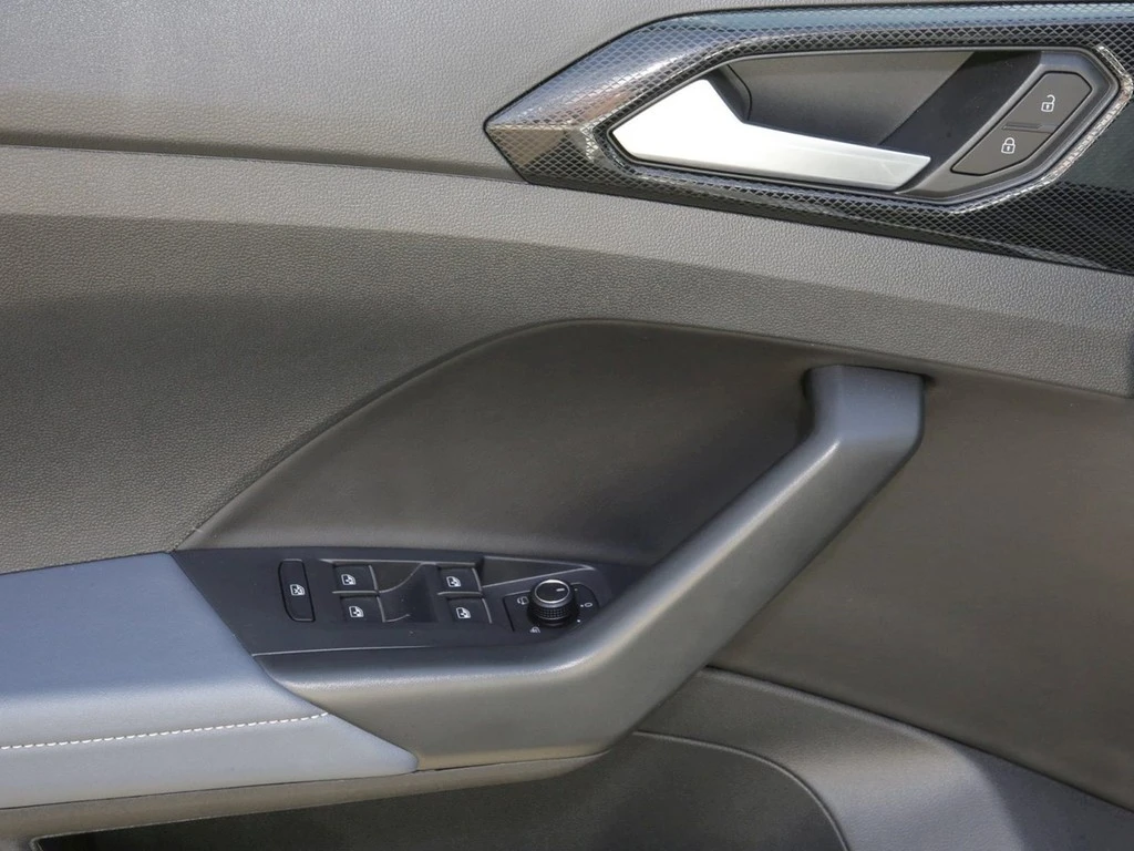 Volkswagen-T-Cross-image-15