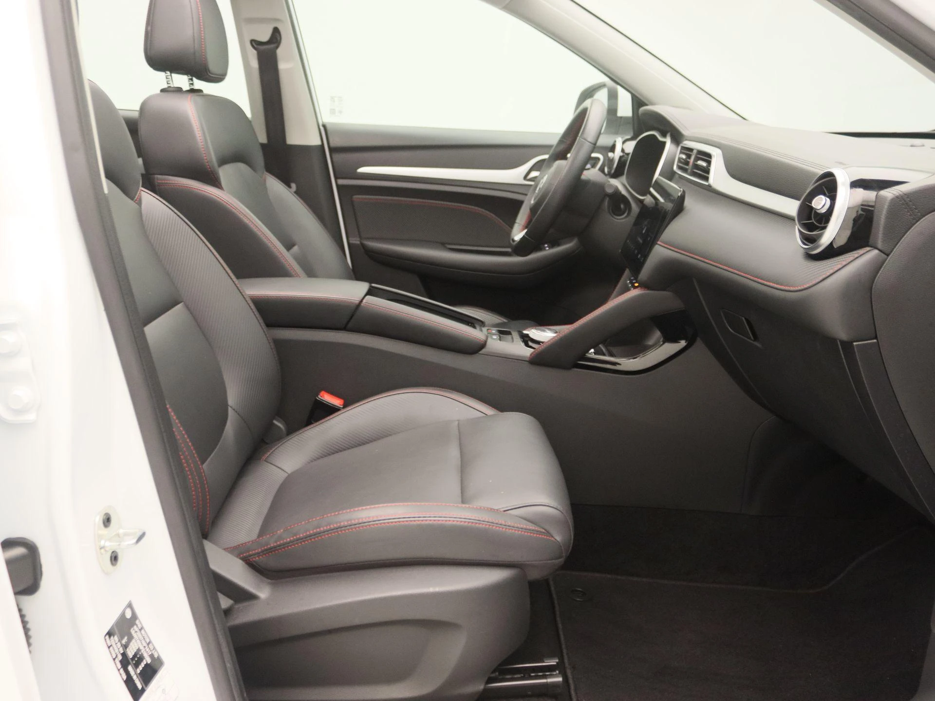 MG-ZS EV-image-23