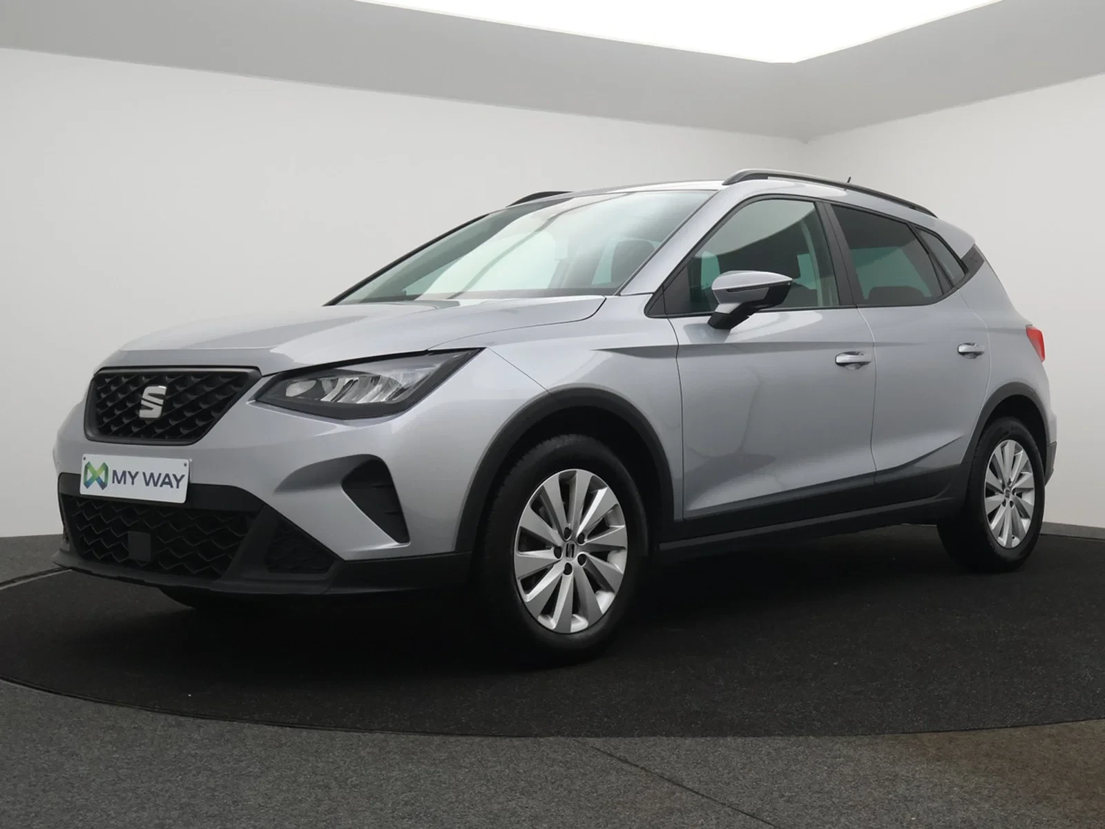 SEAT-Arona-image-0