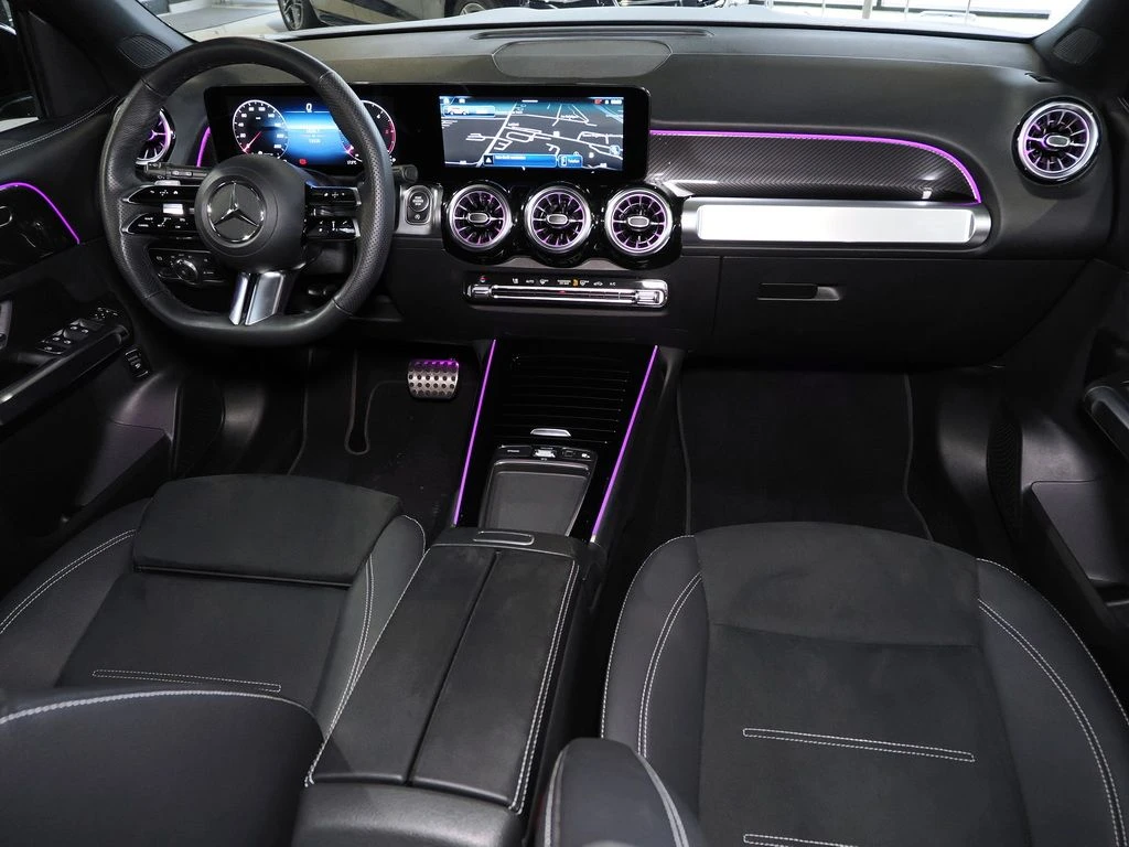 Mercedes-Benz-GLB 200 d-image-12