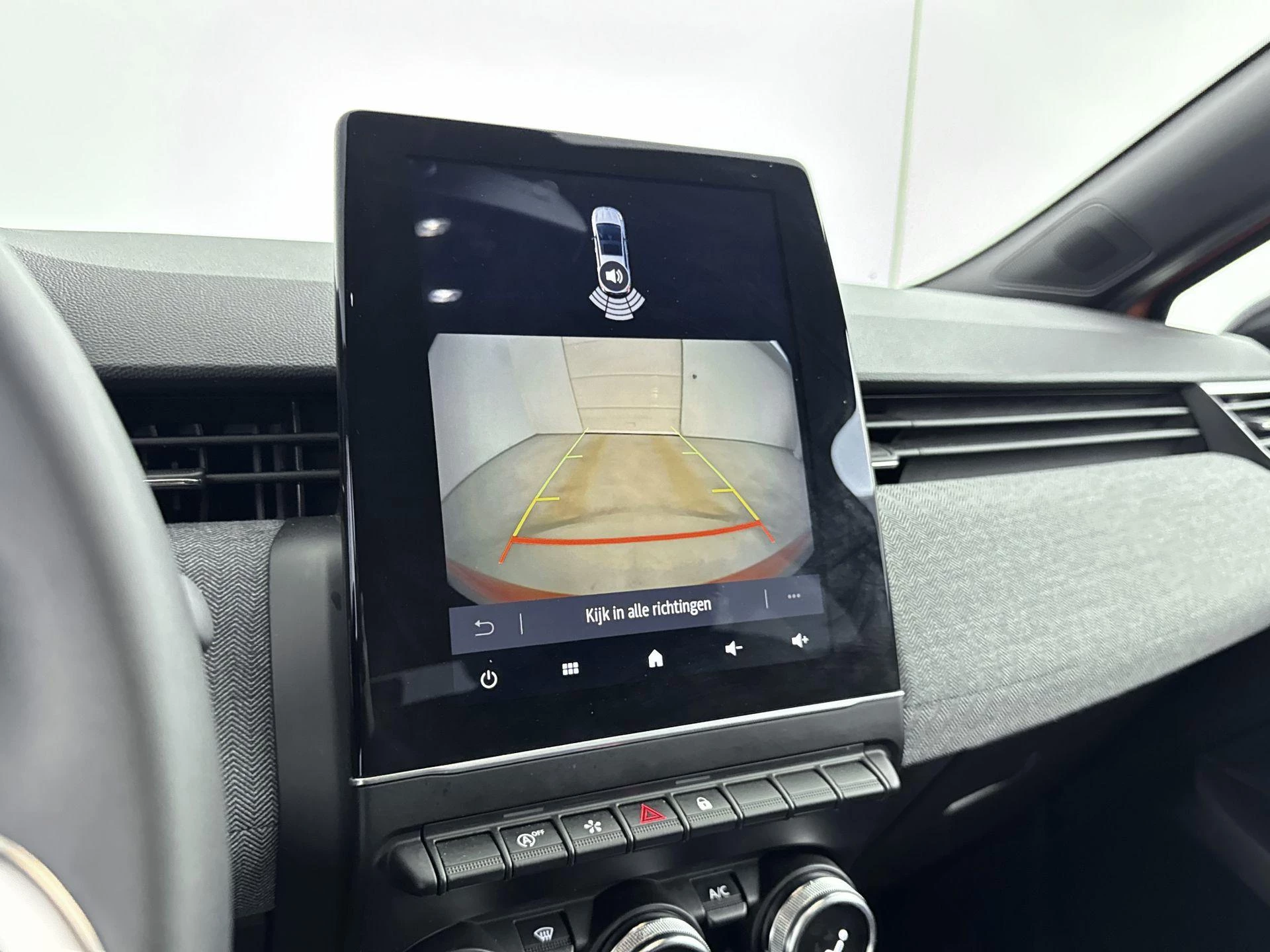 Renault-Clio-image-19