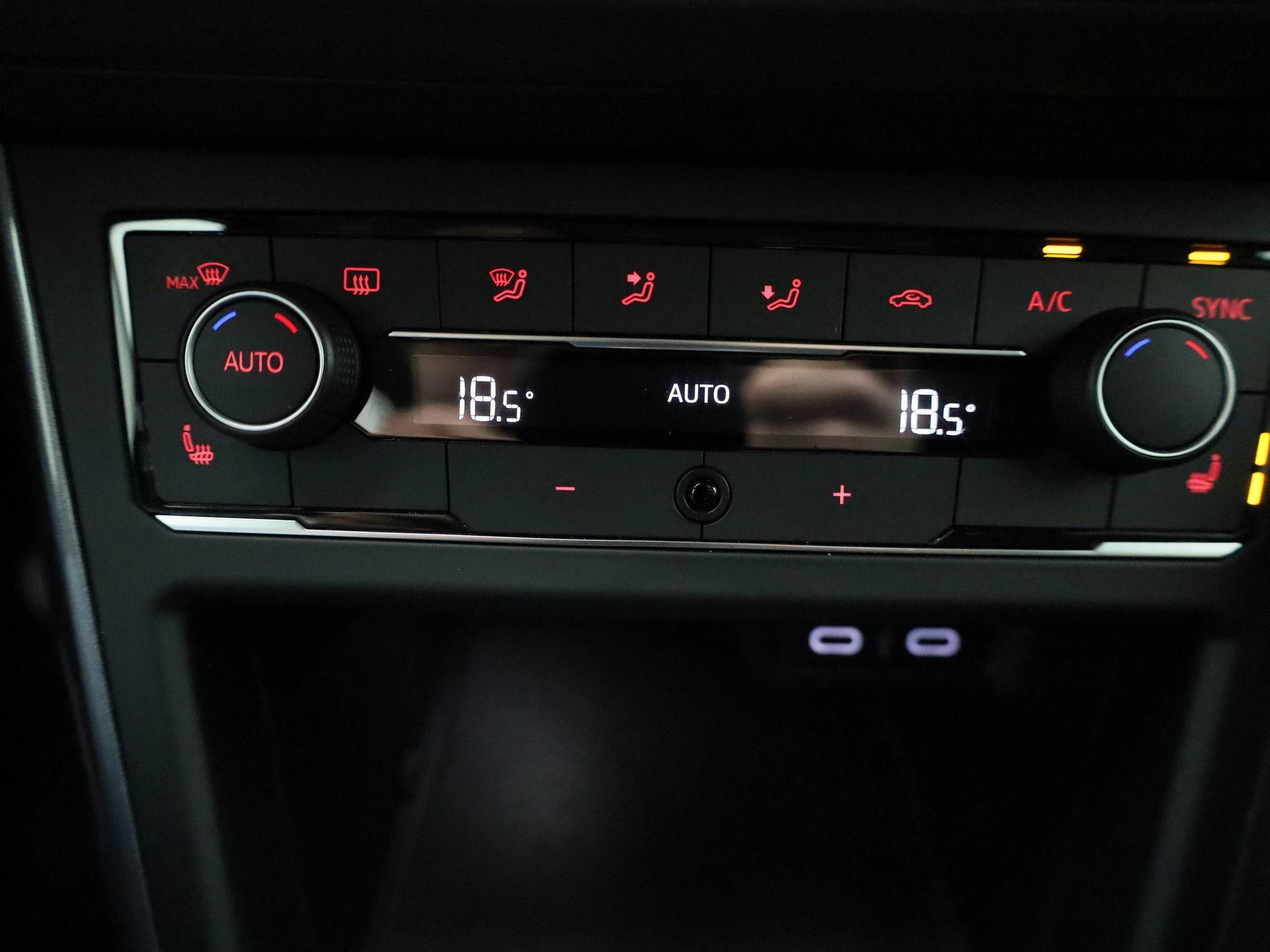 Volkswagen-Polo-image-19