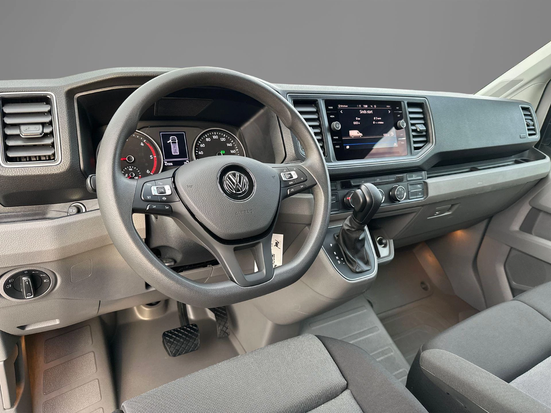Volkswagen-Crafter-image-12