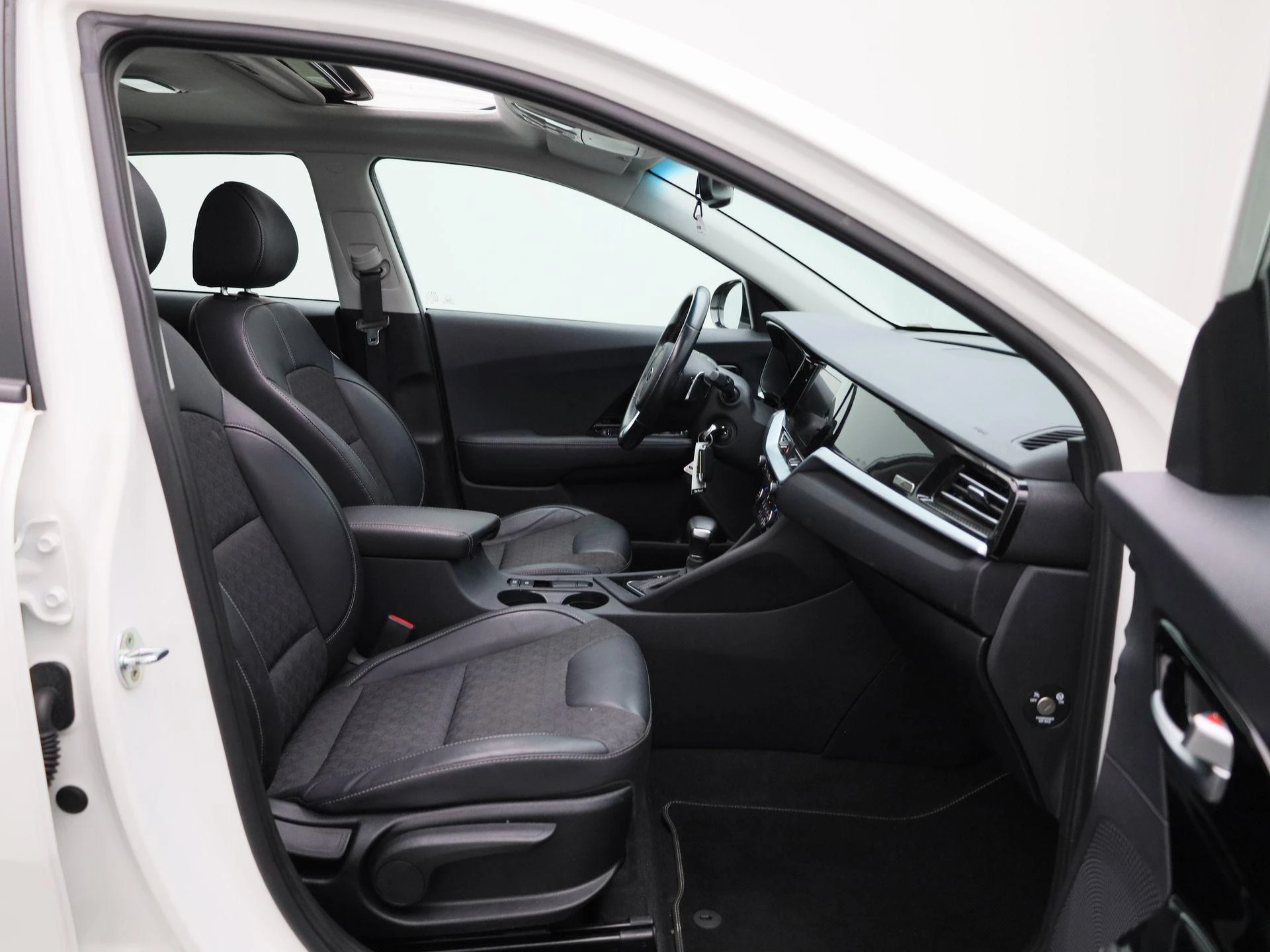 Kia-Niro-image-33