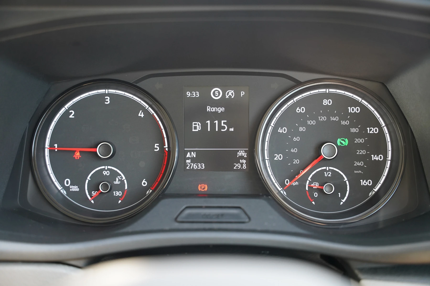 Volkswagen-Transporter-image-7