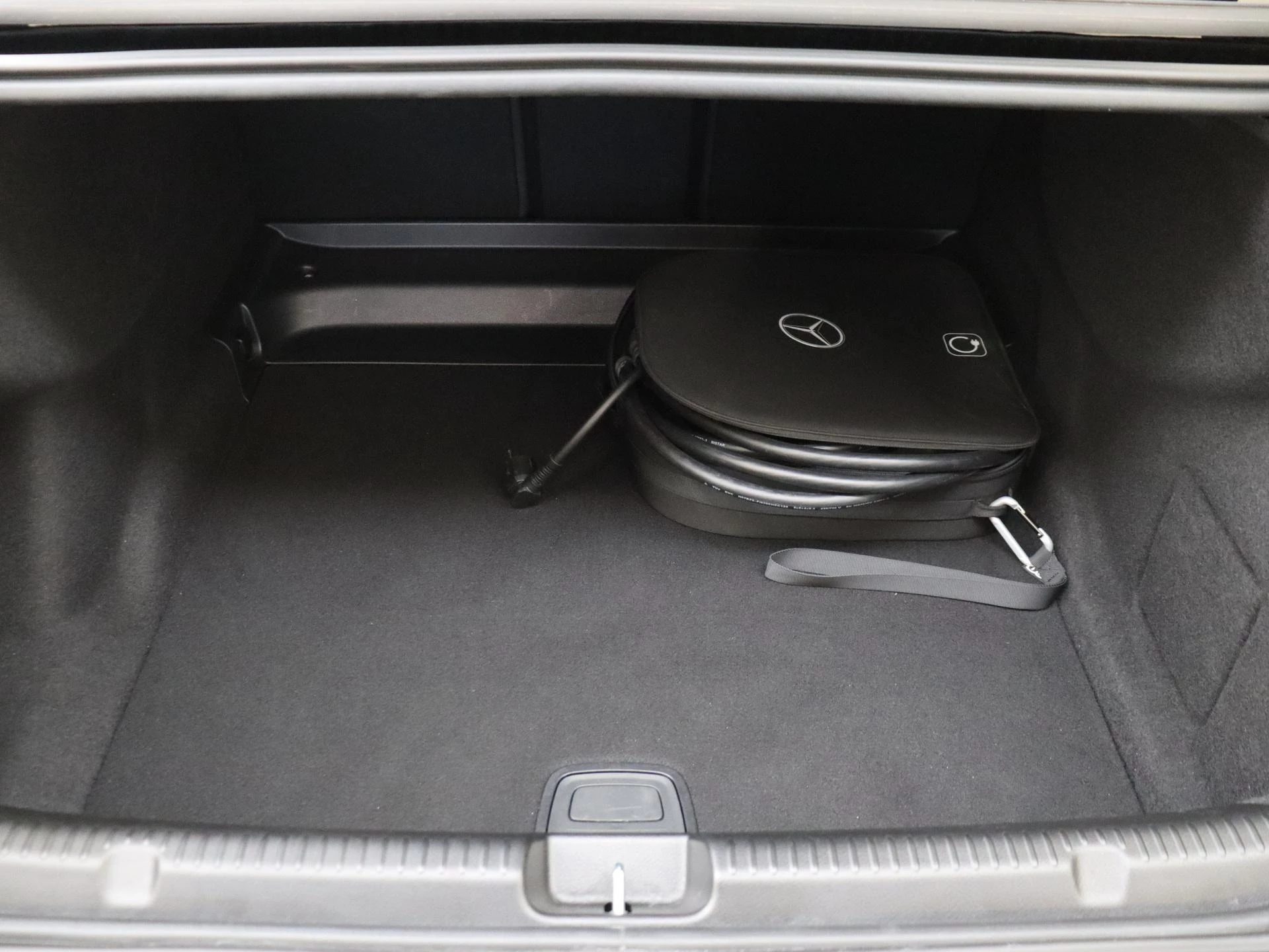 Mercedes-Benz-EQE-image-26
