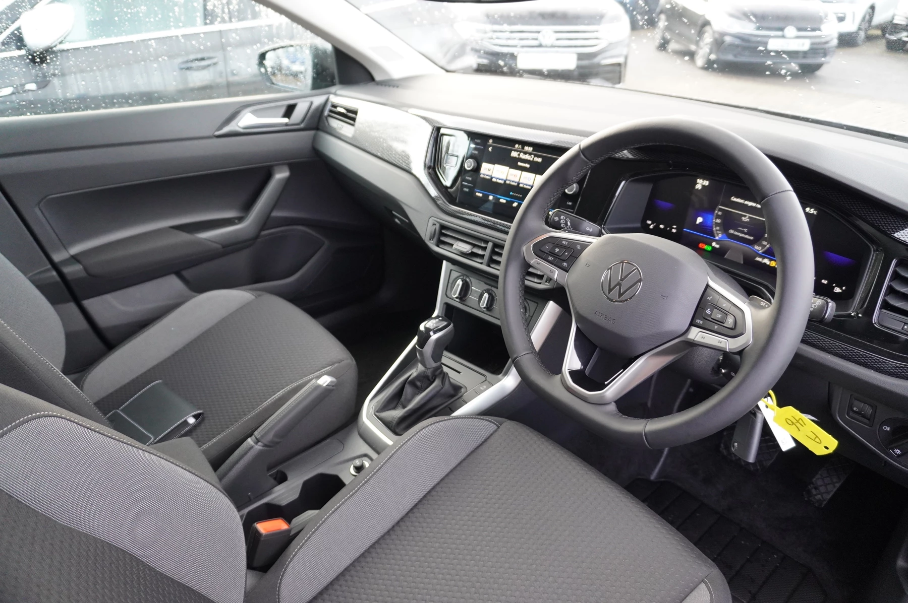 Volkswagen-Polo-image-5