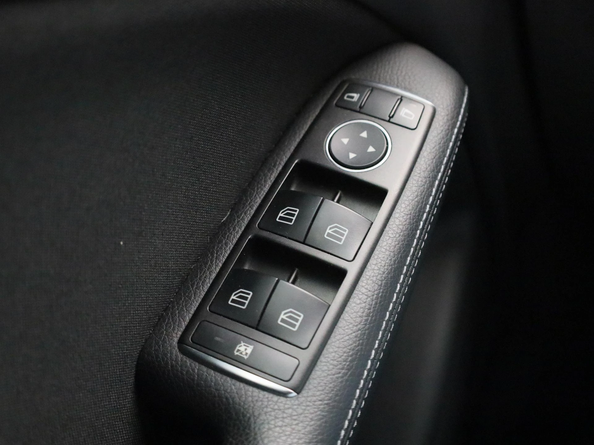Mercedes-Benz-B-Klasse-image-27