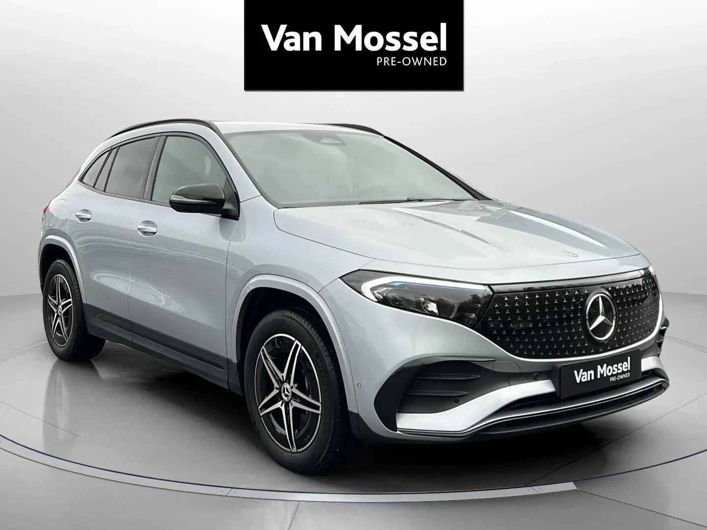 Mercedes-Benz-EQA-image-2