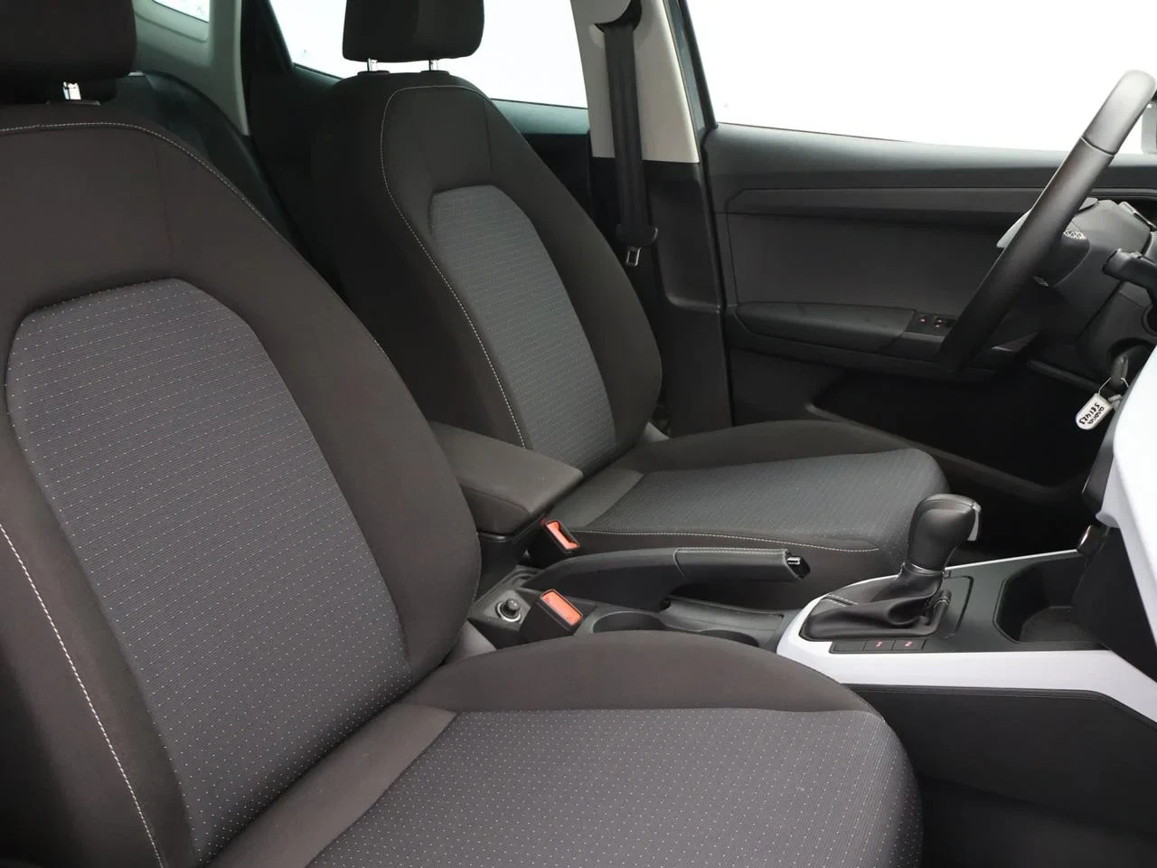 SEAT-Arona-image-16
