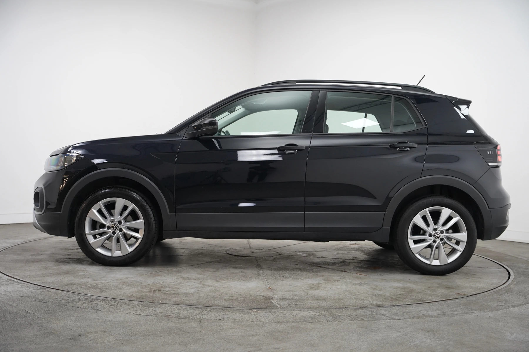 Volkswagen-T-Cross-image-14
