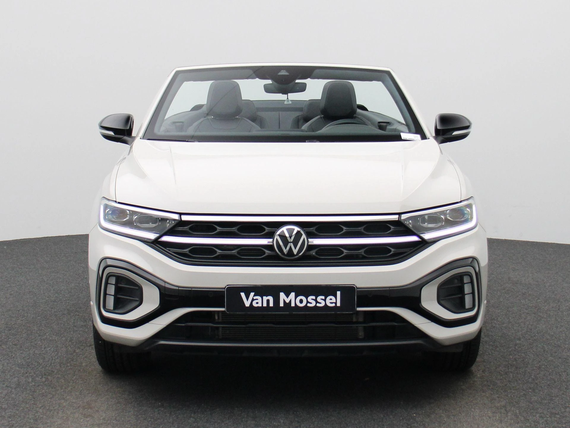 Volkswagen-T-Roc-image-2