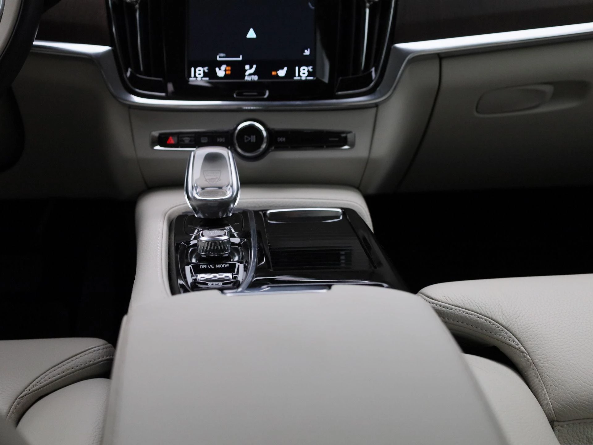 Volvo-V90-image-10