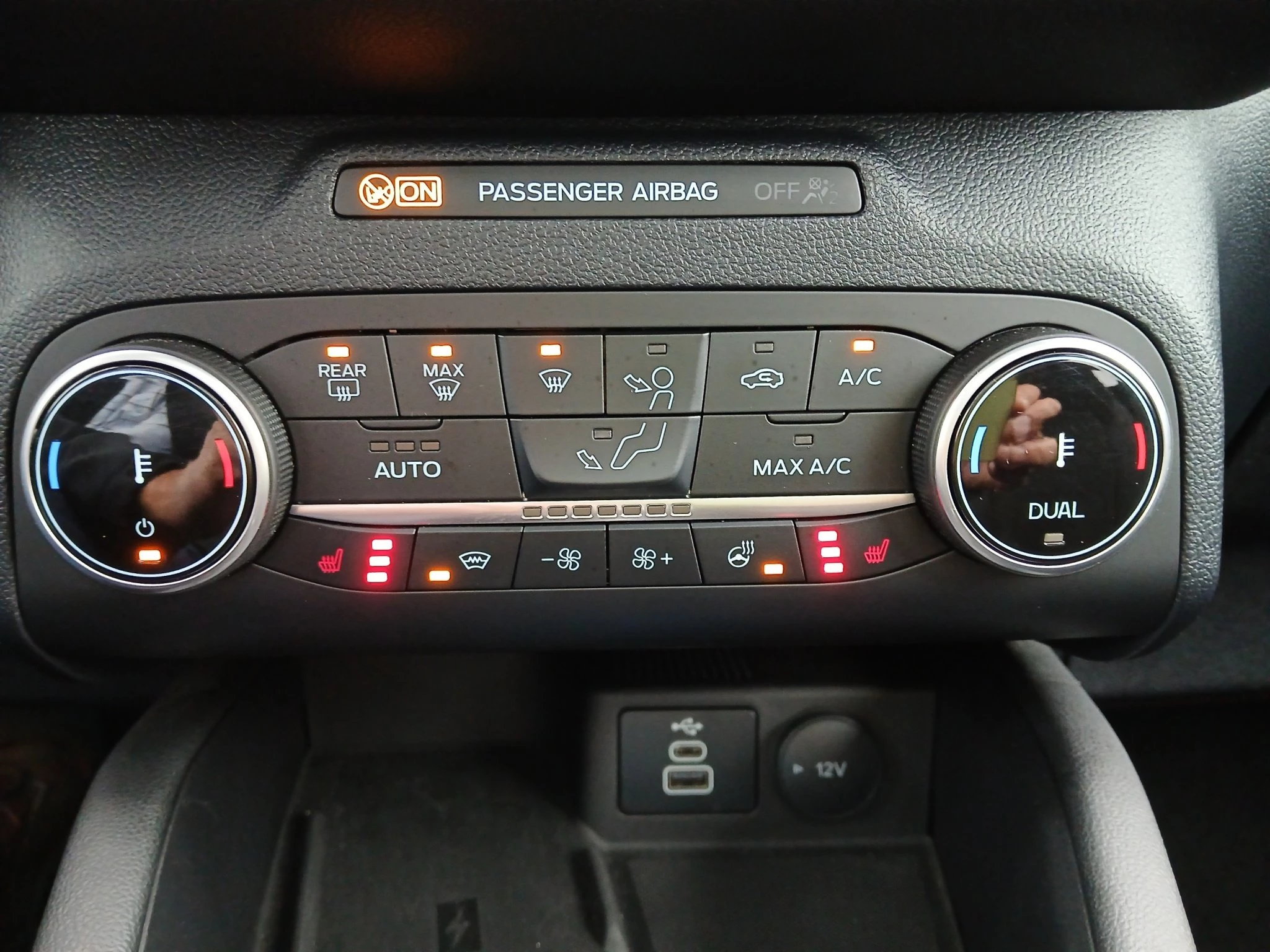 Ford Kuga ST-Line X*PANO*AHK*KAM*ACC*NAVI*SOUND-SYS.