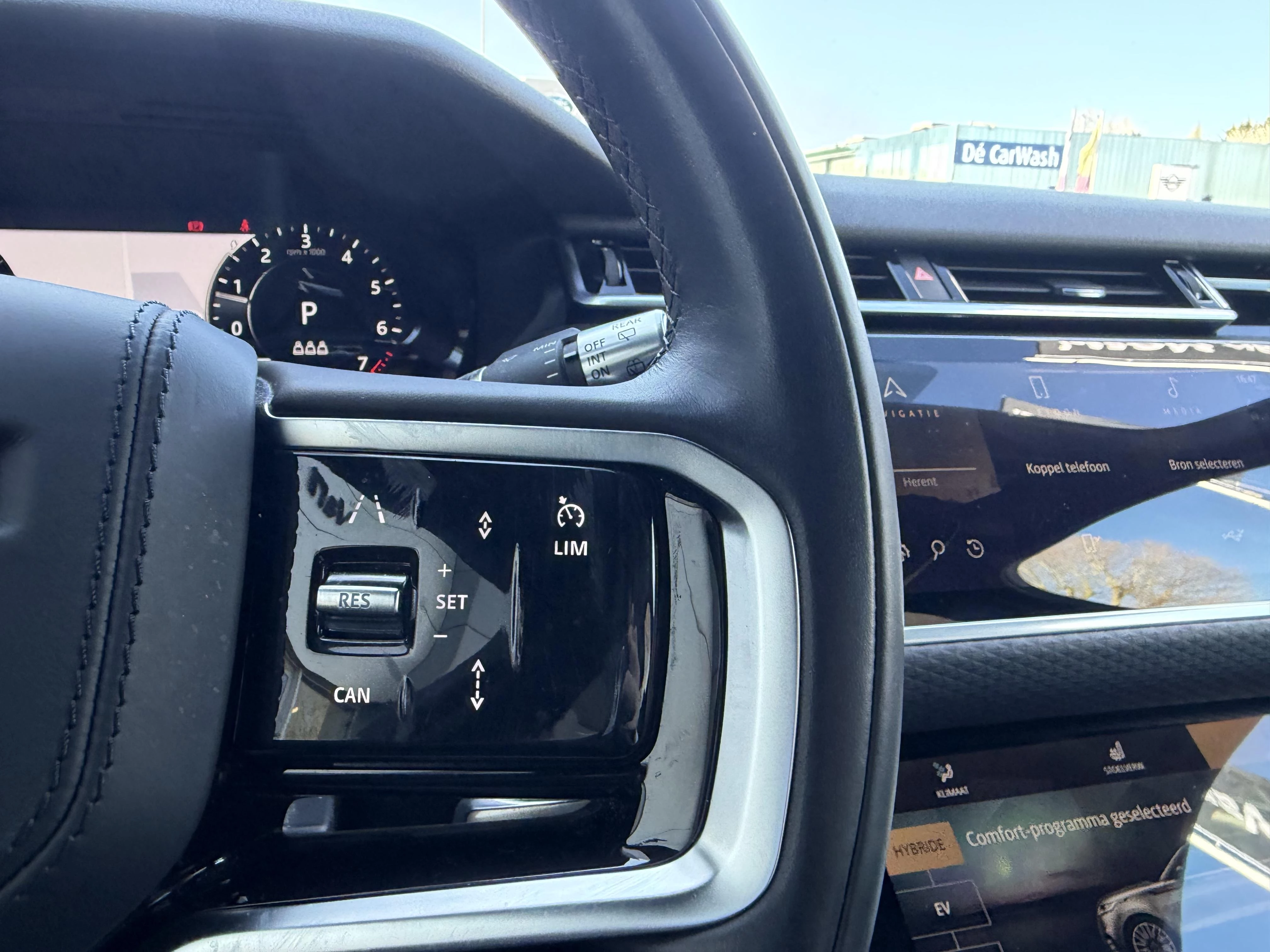 Land Rover Range Rover Velar P400e R-Dynamic S