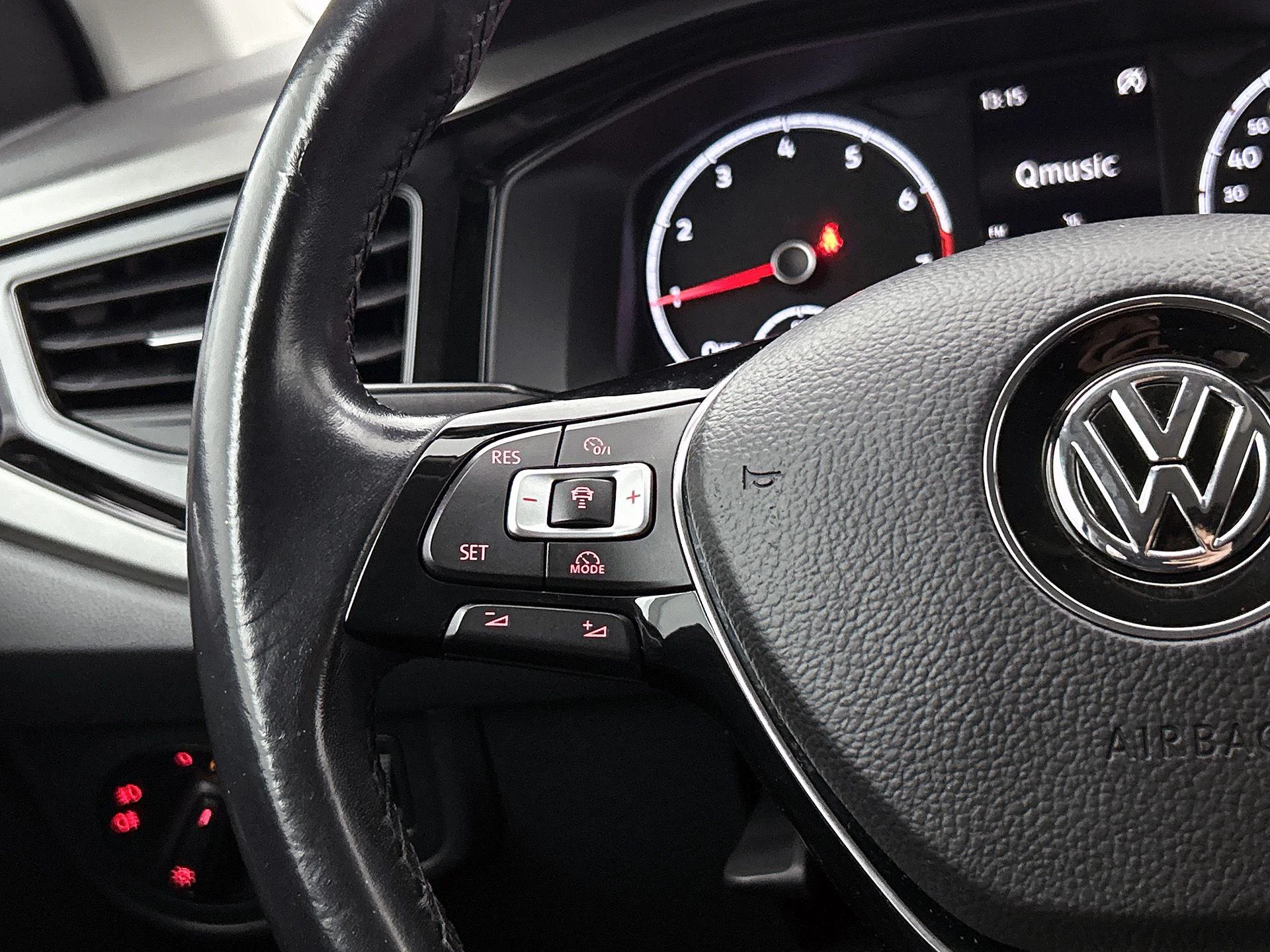 Volkswagen-Polo-image-5
