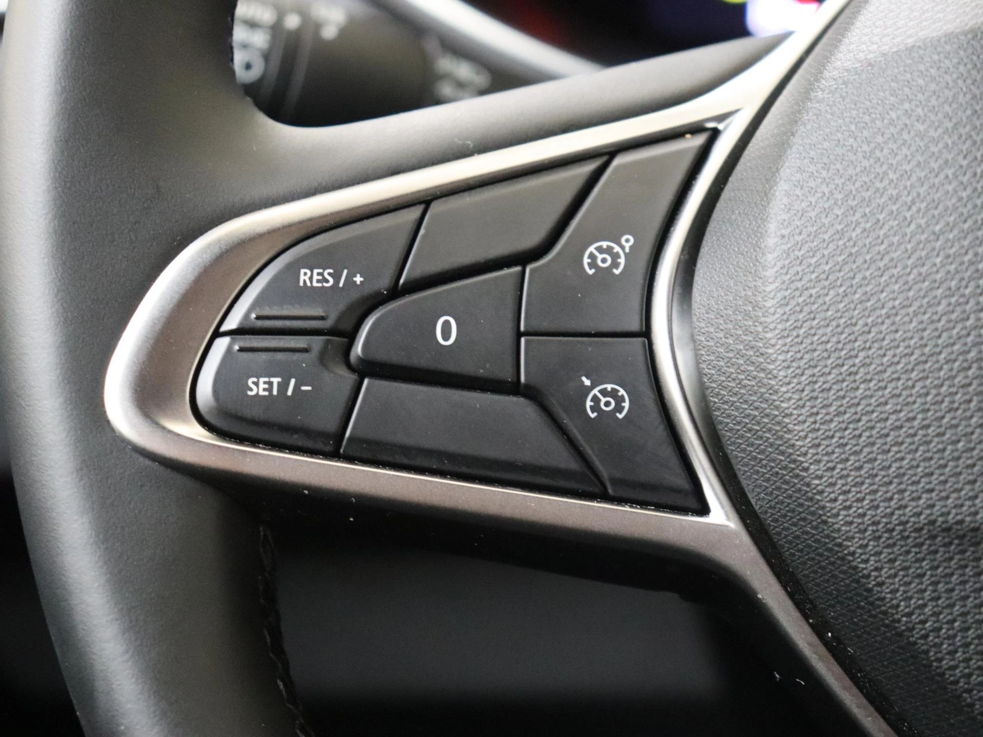 Renault-Clio-image-16