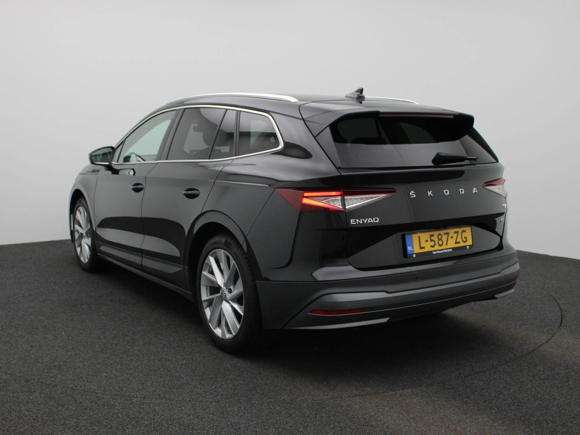 Škoda-Enyaq iV-image-1