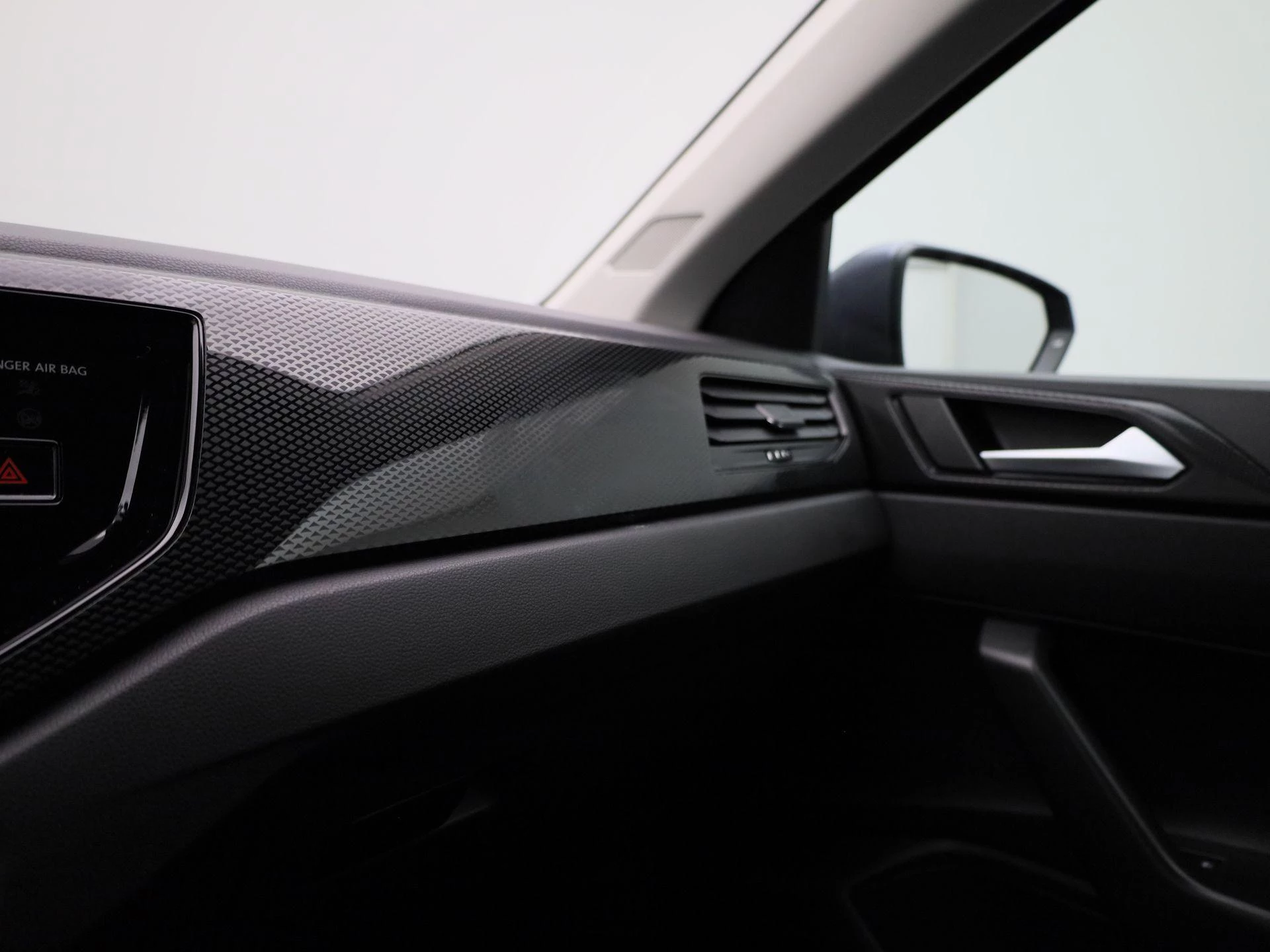 Volkswagen-Polo-image-24