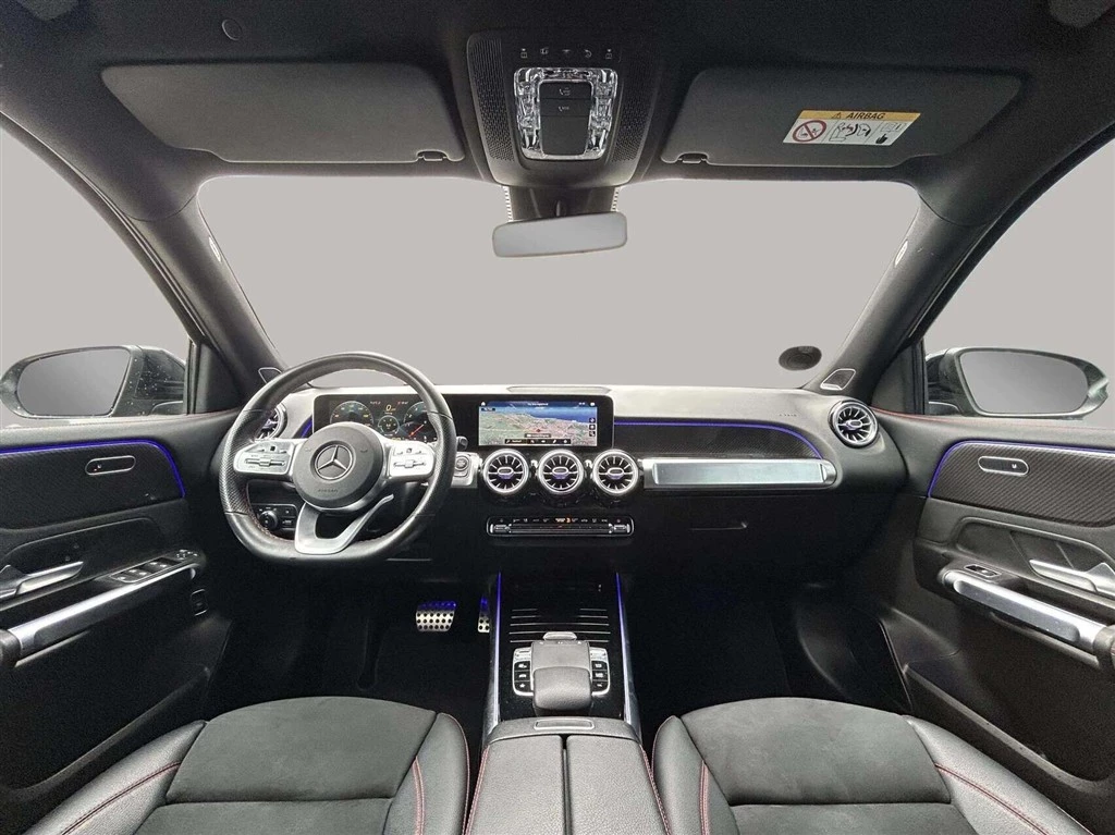 Mercedes-Benz-GLB-image-12