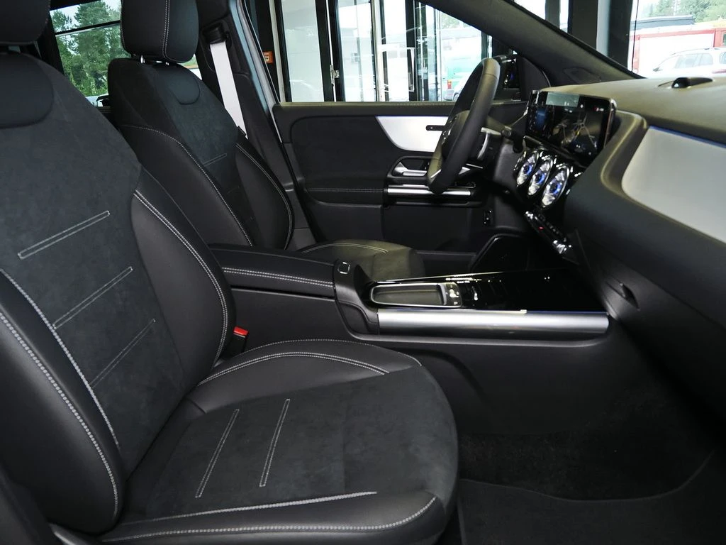Mercedes-Benz-GLA 200 d-image-10