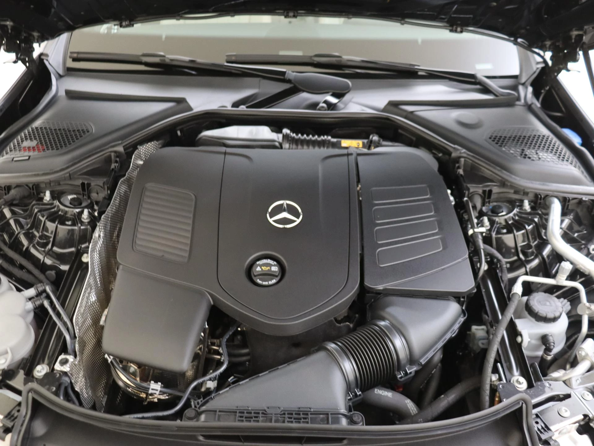 Mercedes-Benz-E-Klasse-image-30