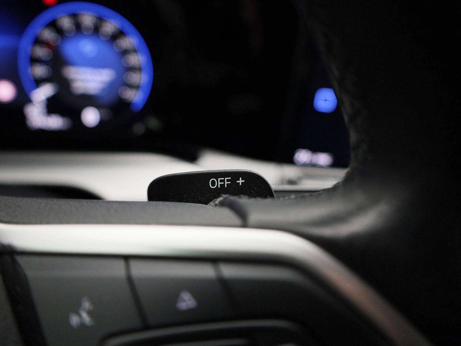 Volkswagen-Golf-image-19