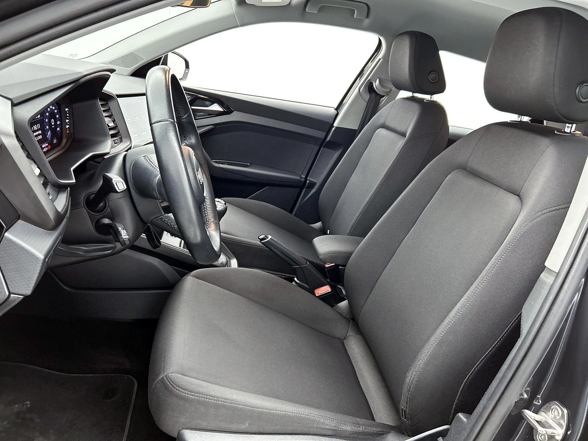 Audi-A1 Sportback-image-7