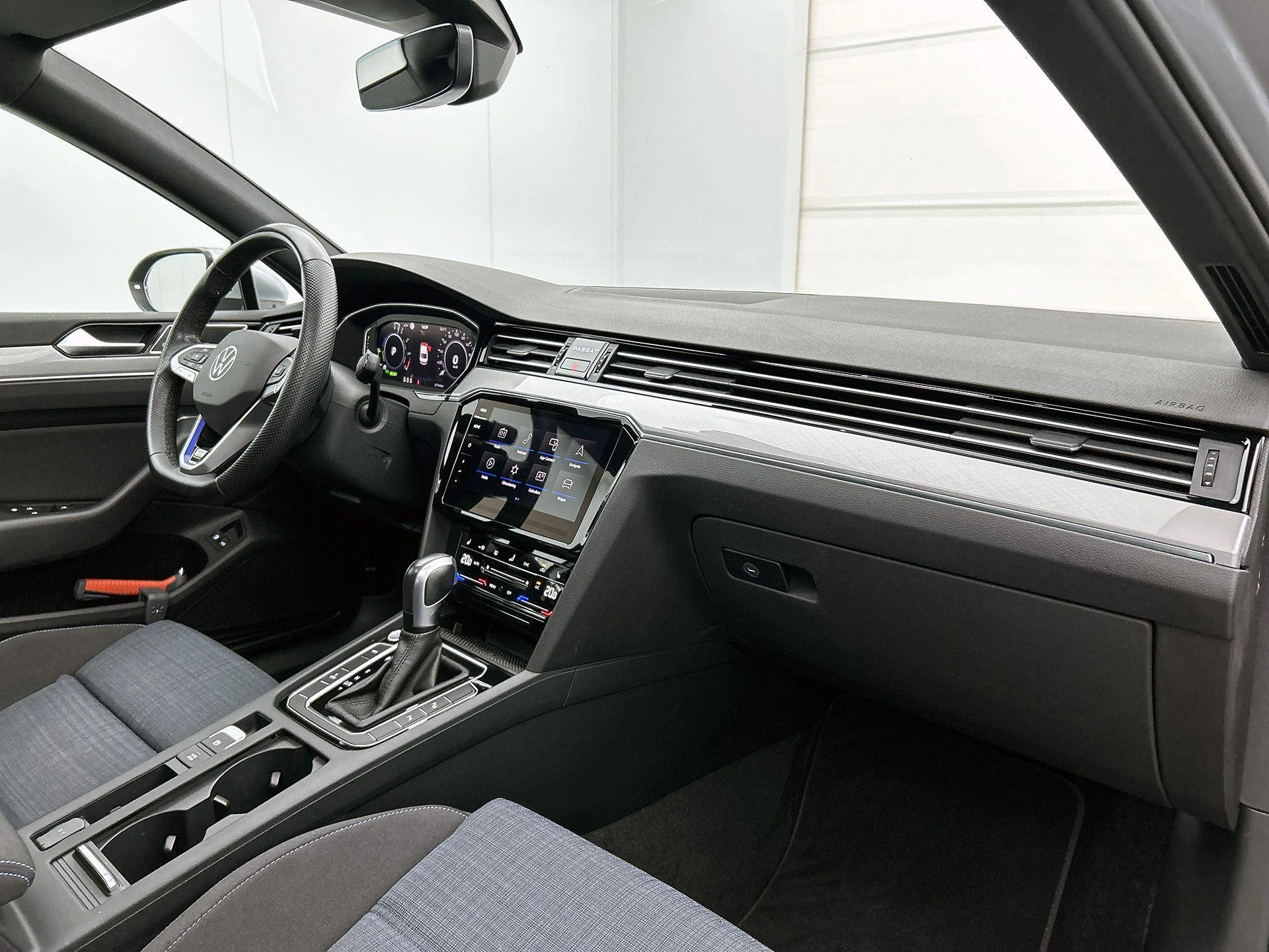 Volkswagen-Passat-image-19