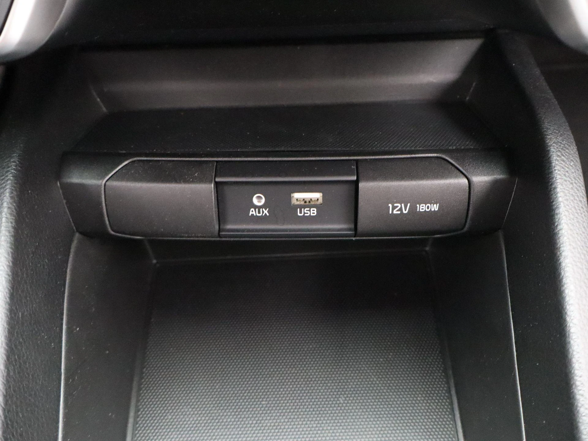 Kia-Stonic-image-18