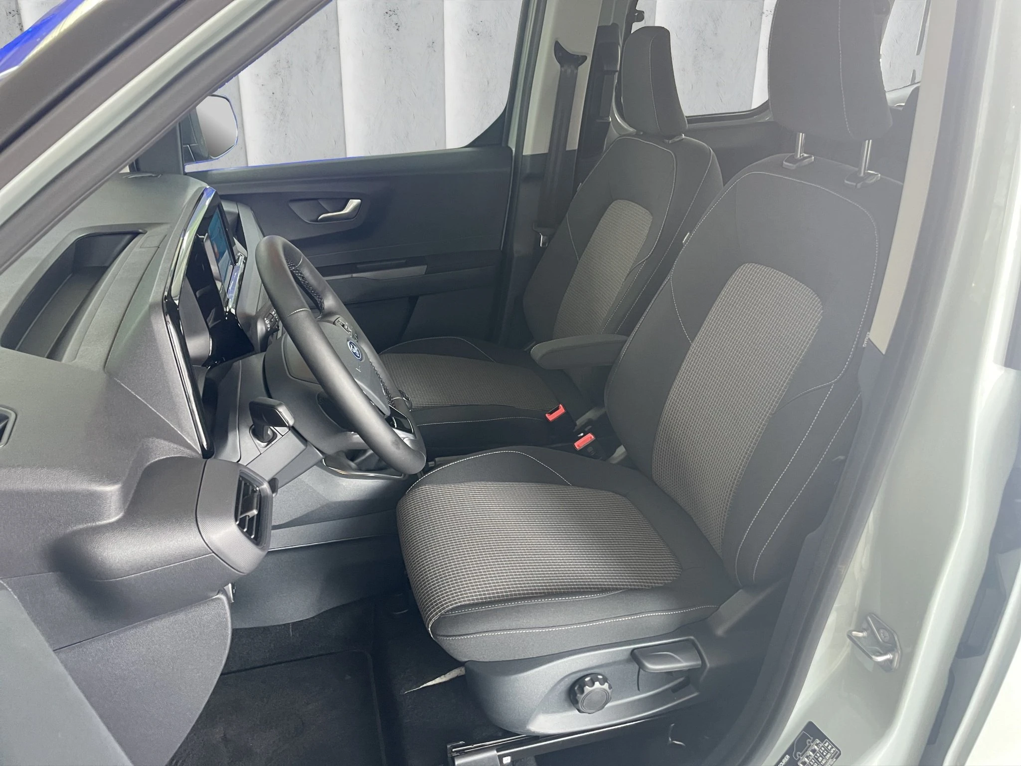 Ford-Tourneo Courier-image-9