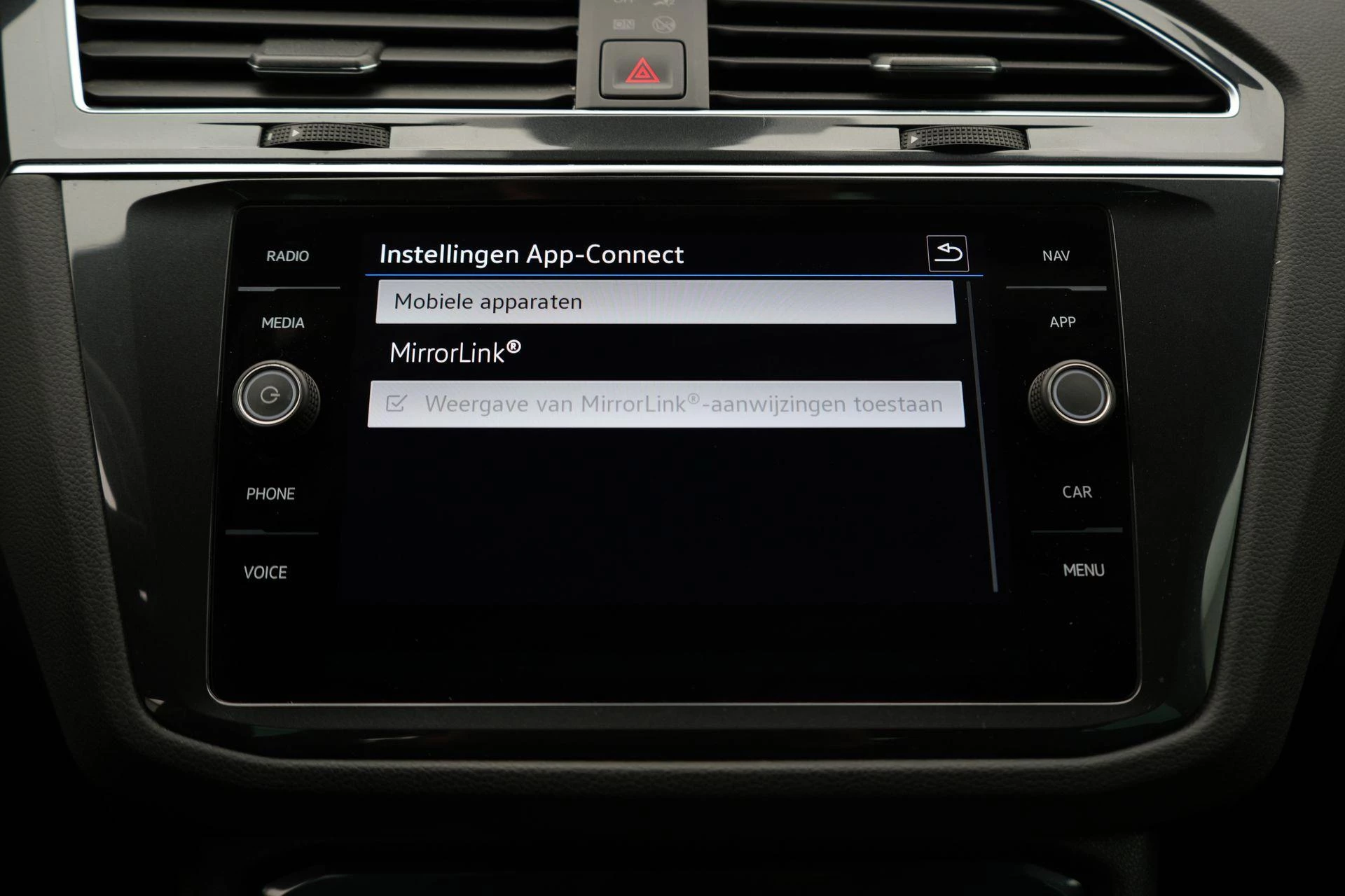 Volkswagen-Tiguan-image-18