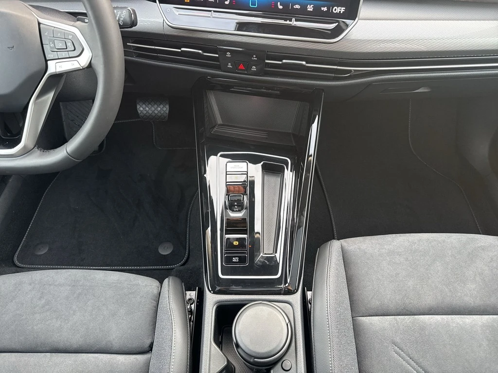 Volkswagen-Golf-image-8