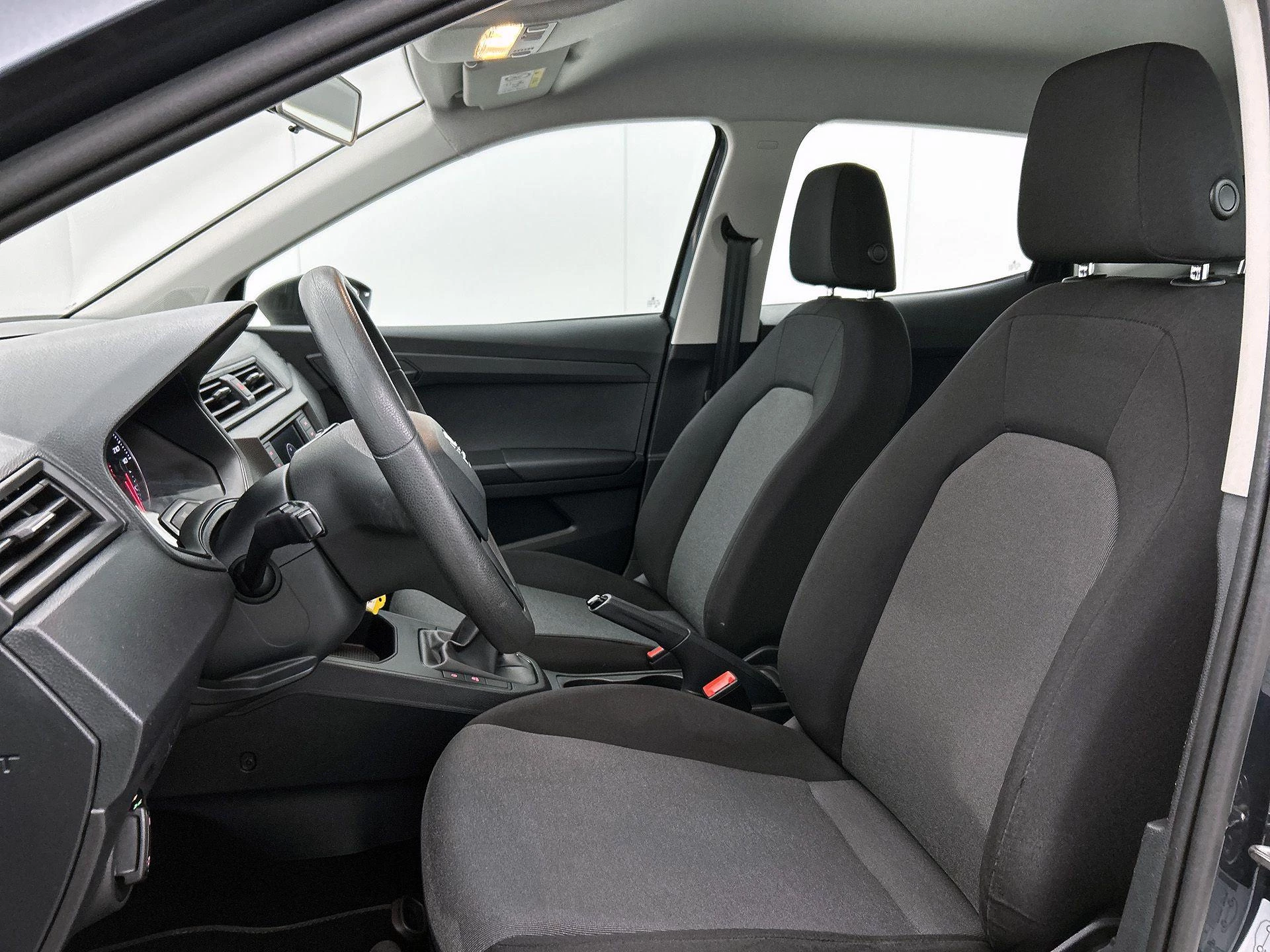 SEAT-Arona-image-28