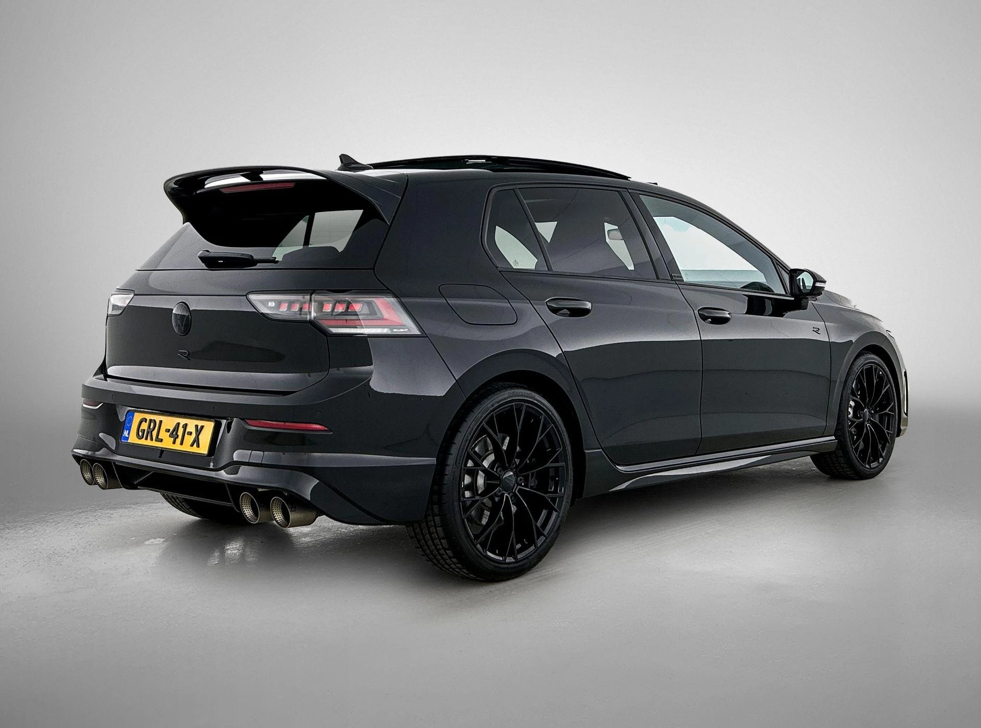 Volkswagen-Golf-image-3