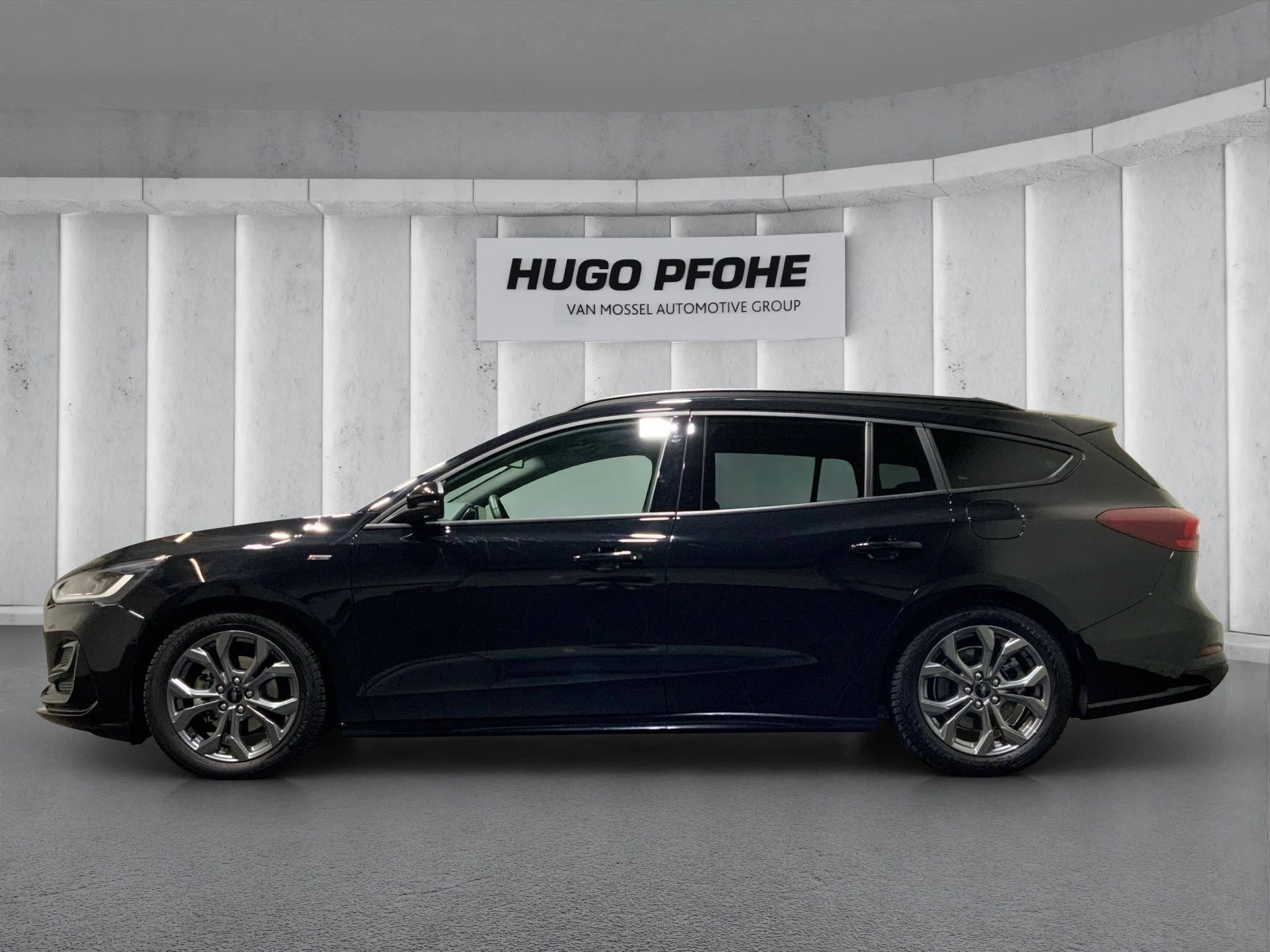 Ford Focus ST-Line X Turnier Aut.*AHK*ACC*HUD*KAM*NAVI*WINTER-PKT.