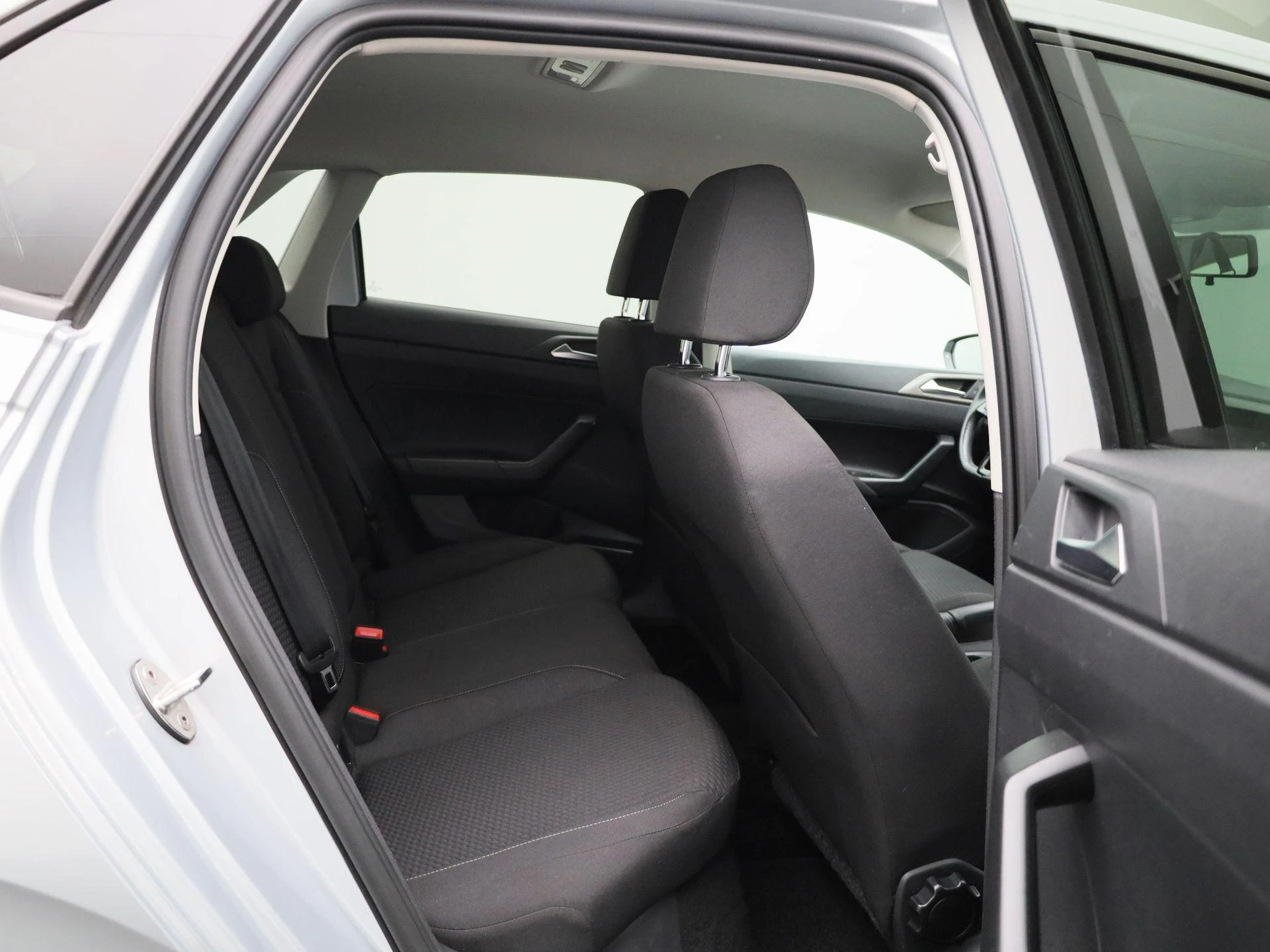 Volkswagen-Polo-image-33