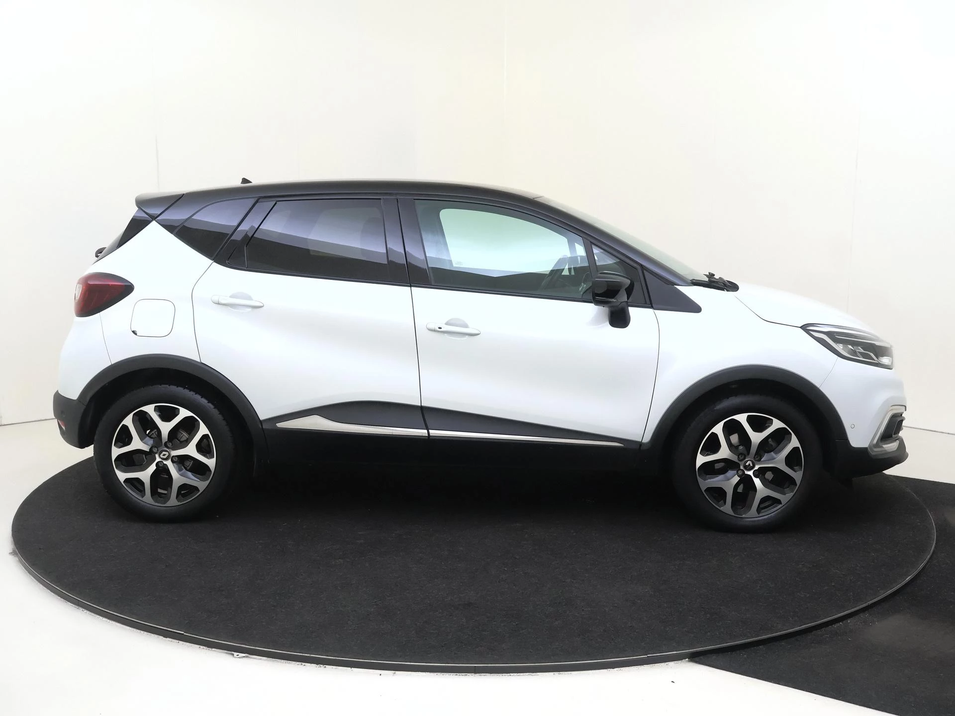 Renault-Captur-image-9