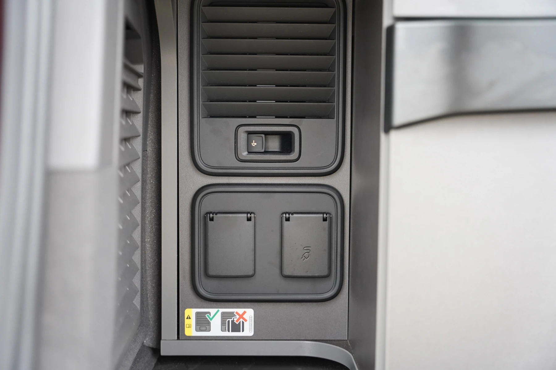 Volkswagen-California-image-29